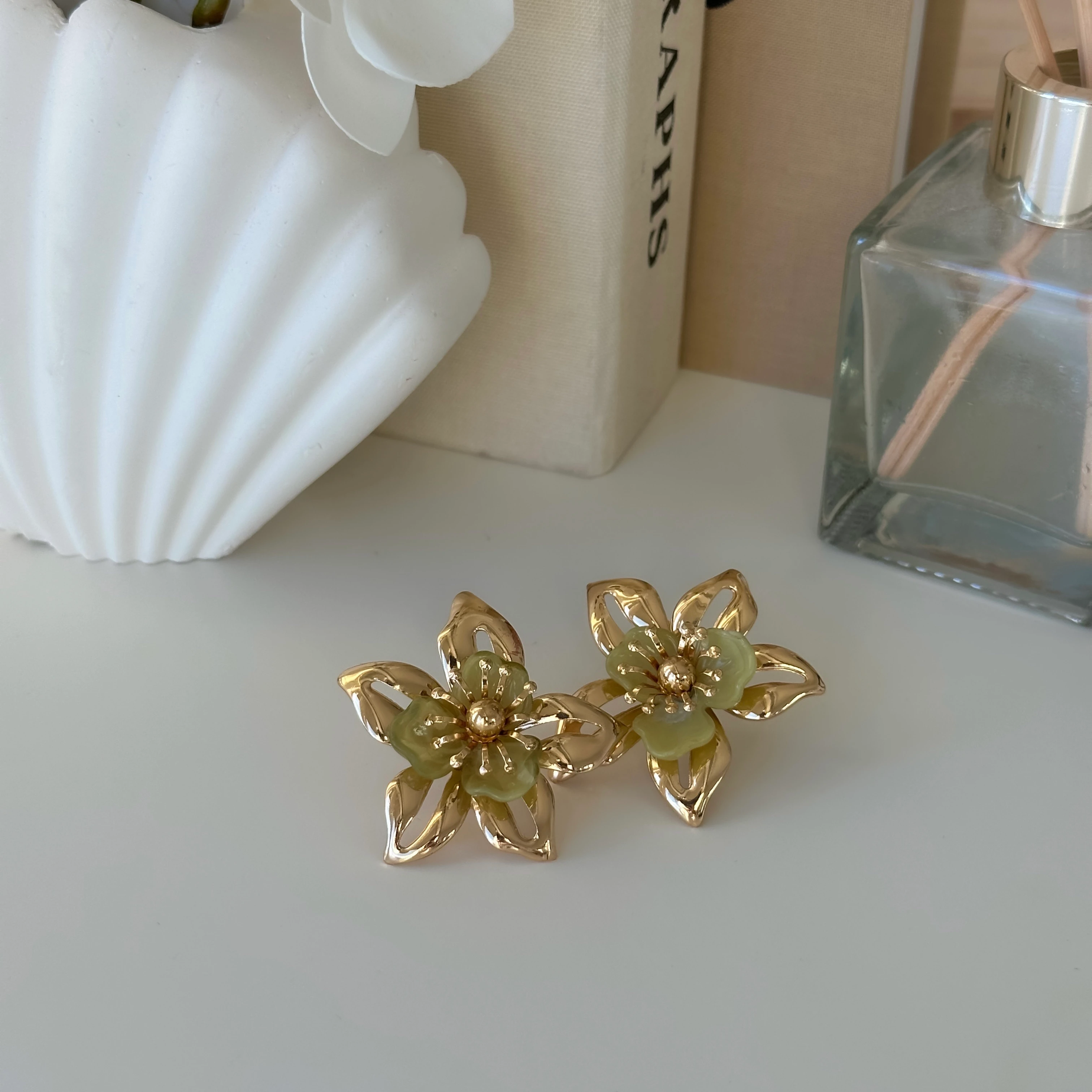 Yeşil Gold Çiçek Küpe