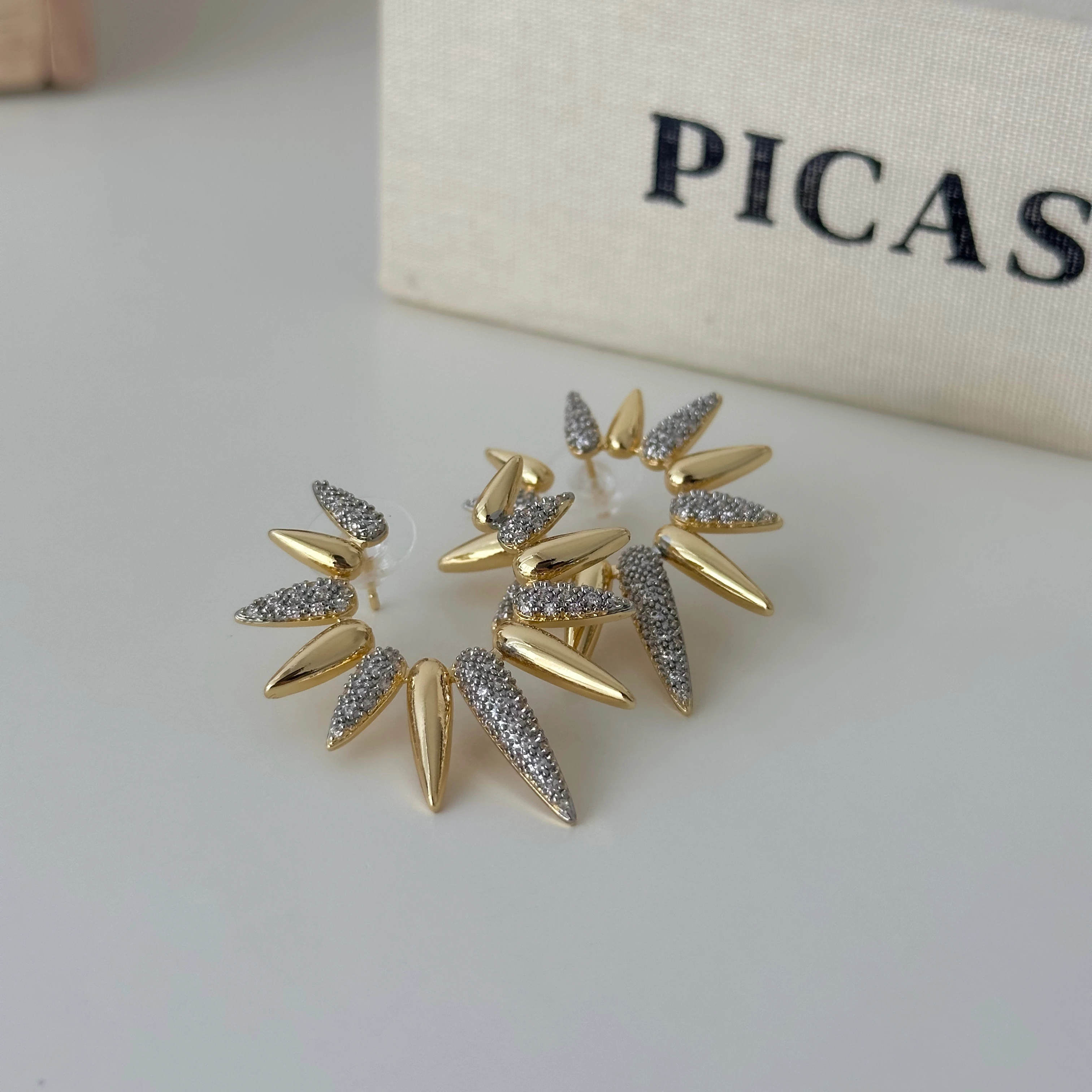 Zirkon Taşlı Gold Güneş Küpe