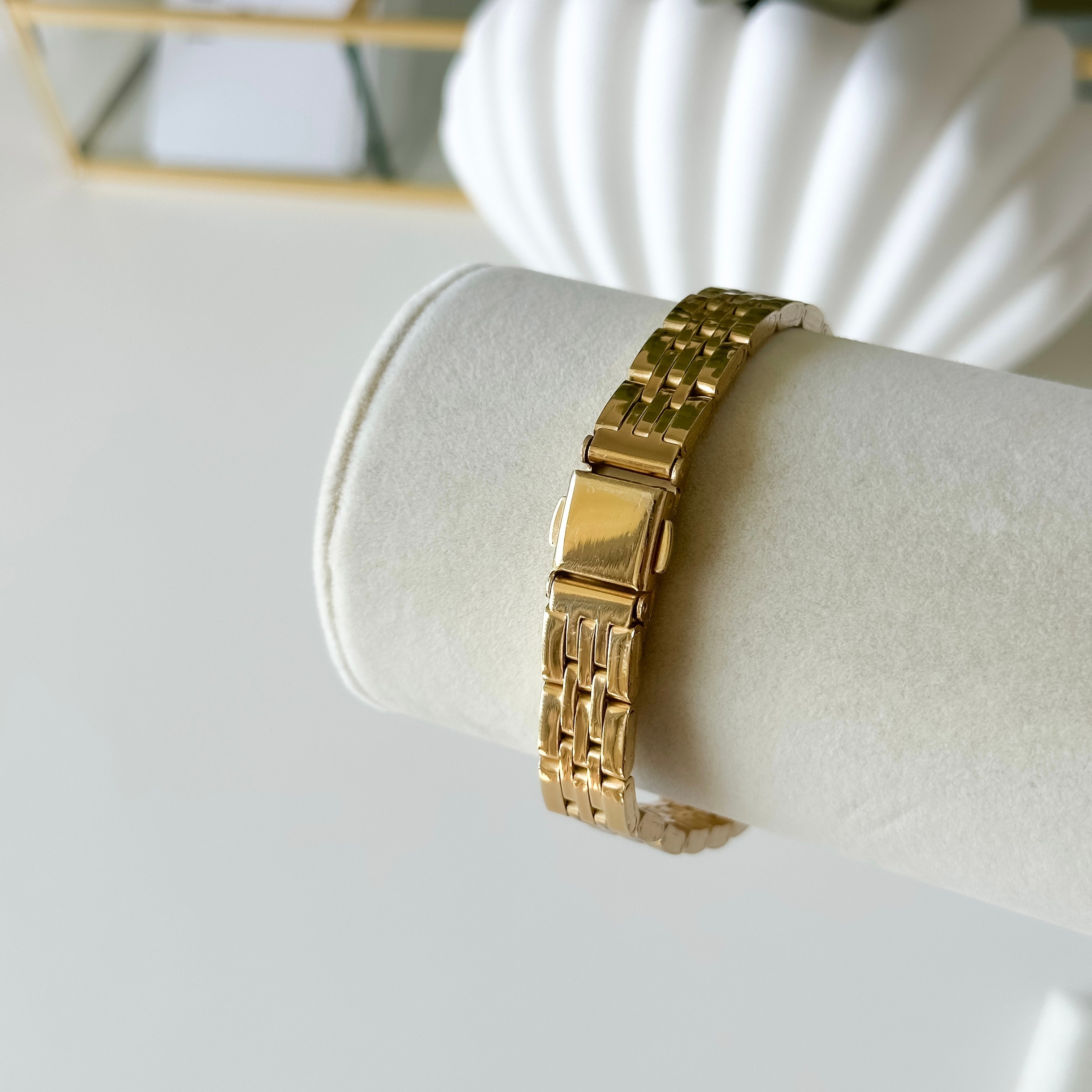 Mabel Gold Saat 