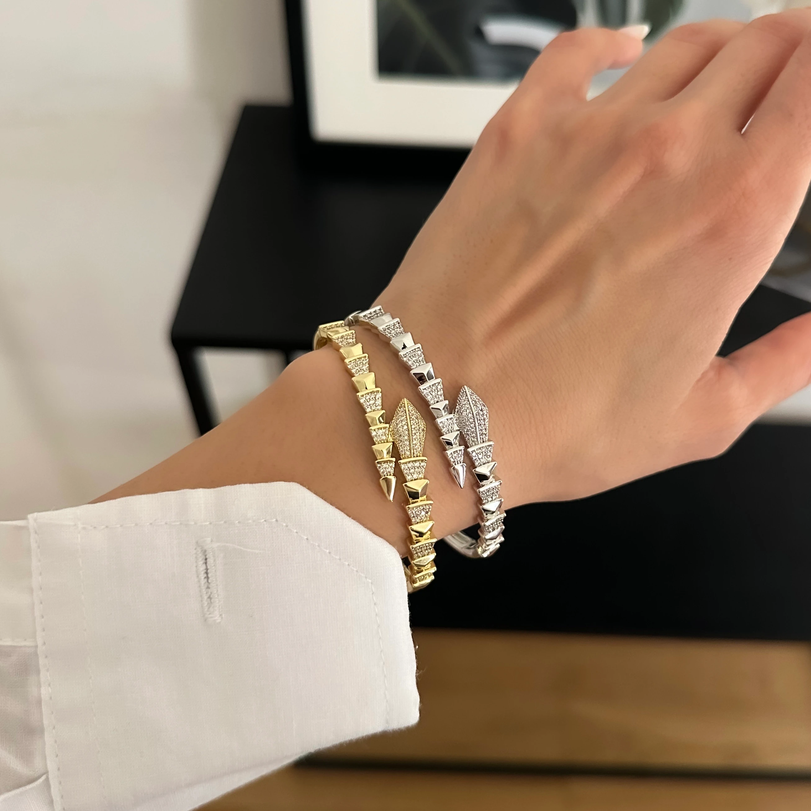 Silver Renk Yılan Kelepçe Bileklik 