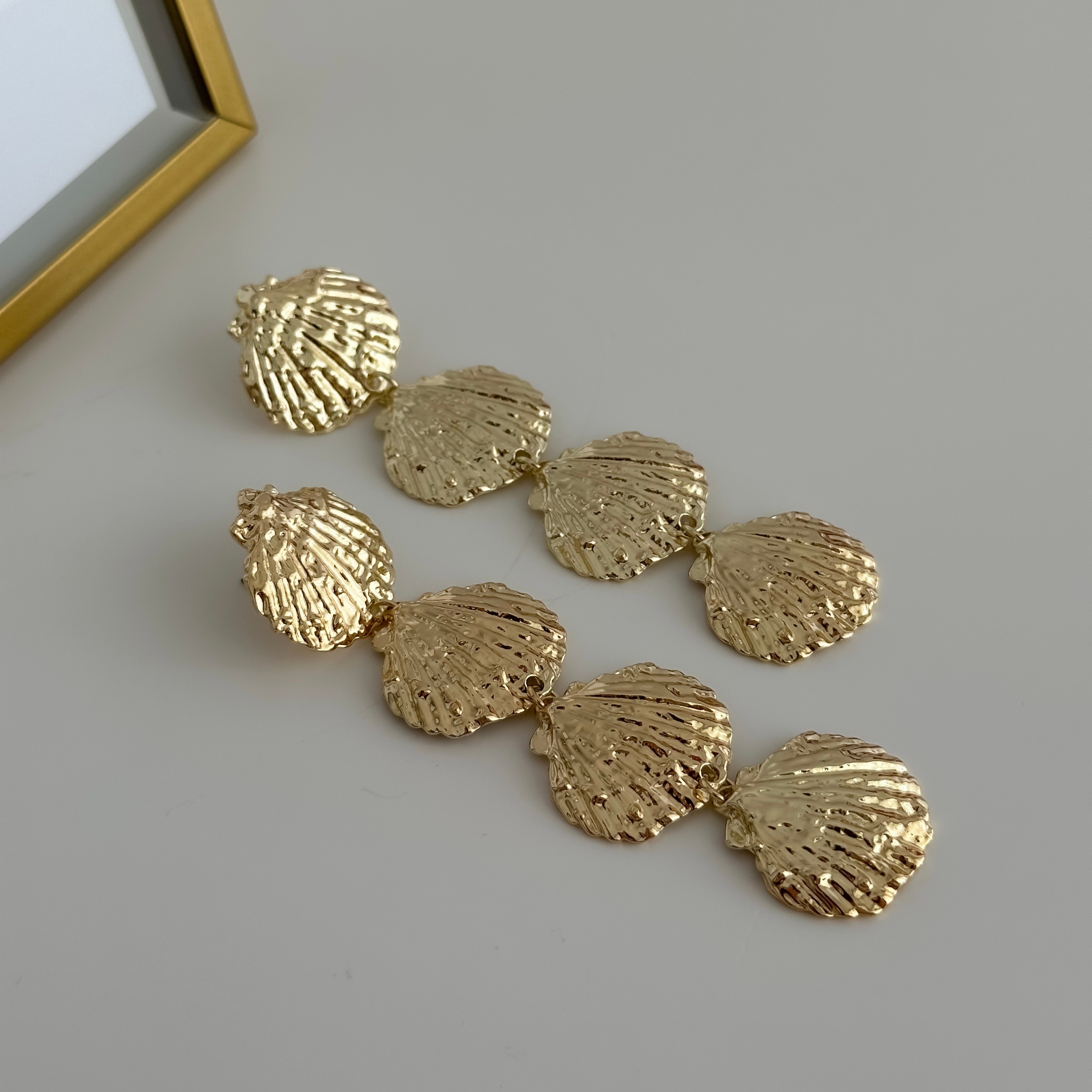 Deniz Kabuğu Gold Küpe