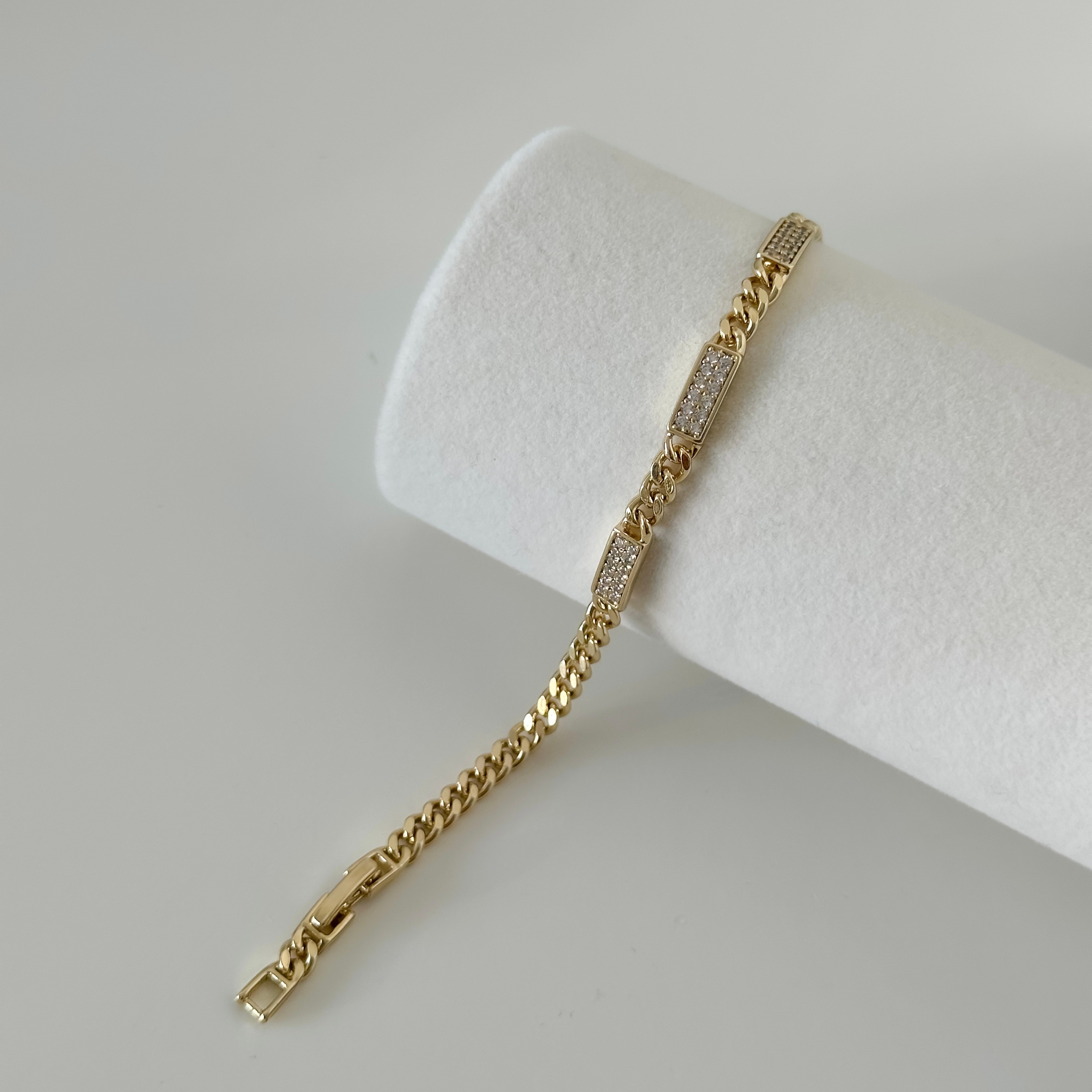 Dikdörtgen Plakalı Taşlı Gold Bileklik
