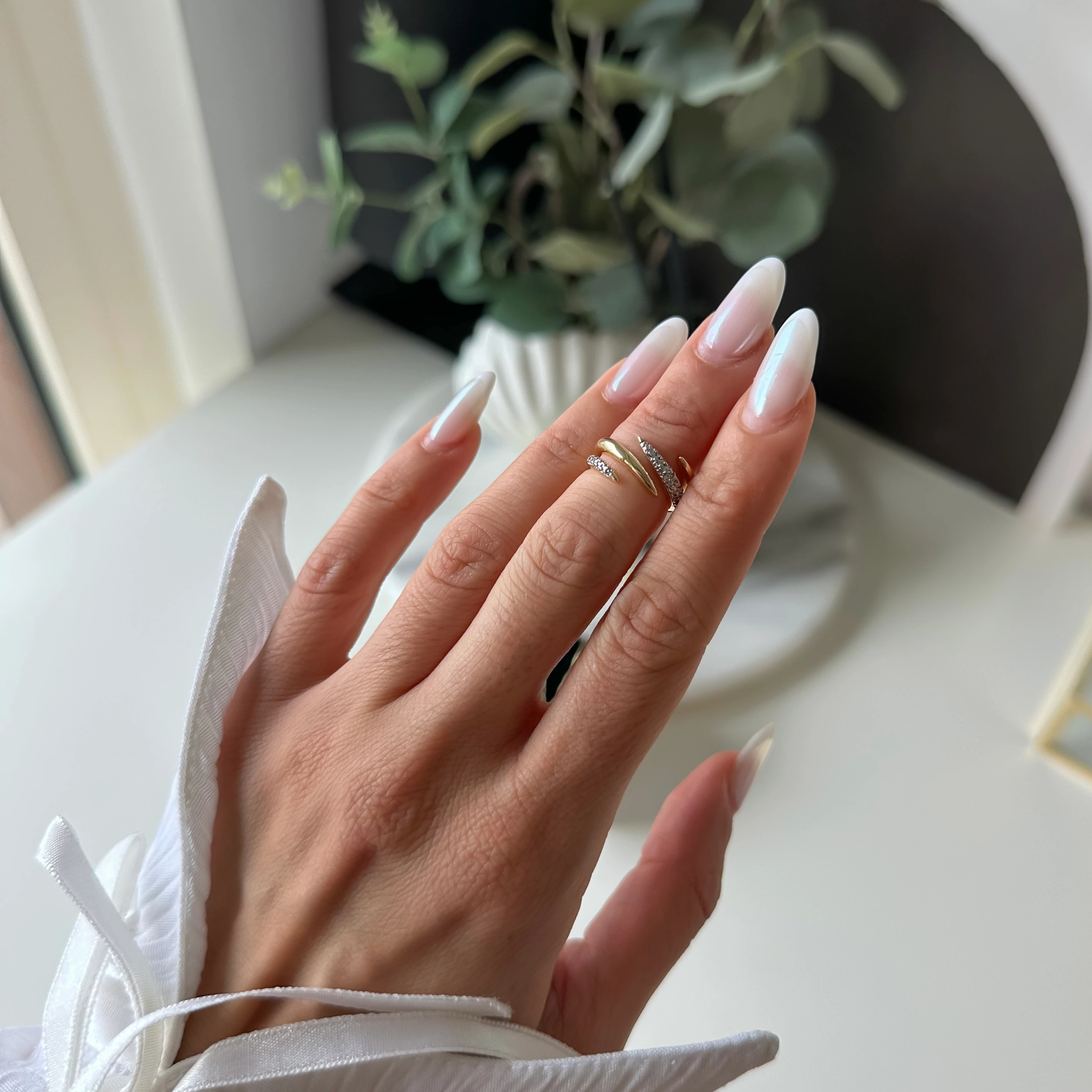 Sarmal Taşlı Gold Eklem Yüzüğü