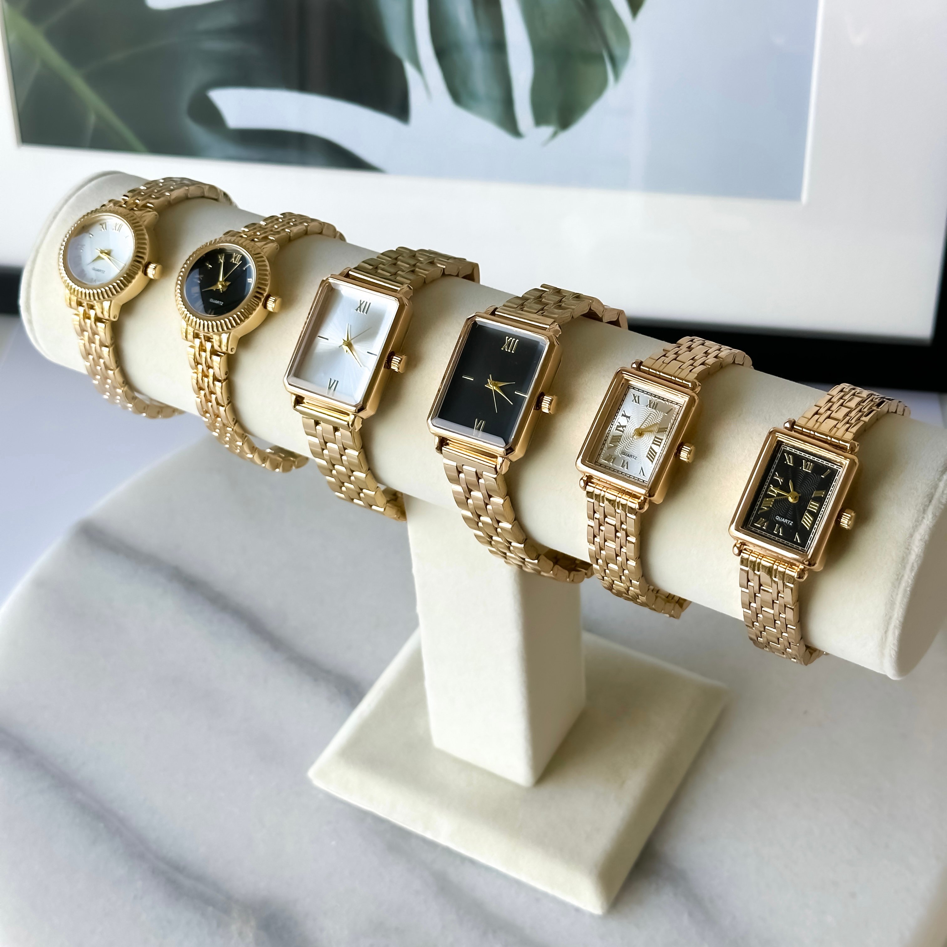 Lucy Gold Saat