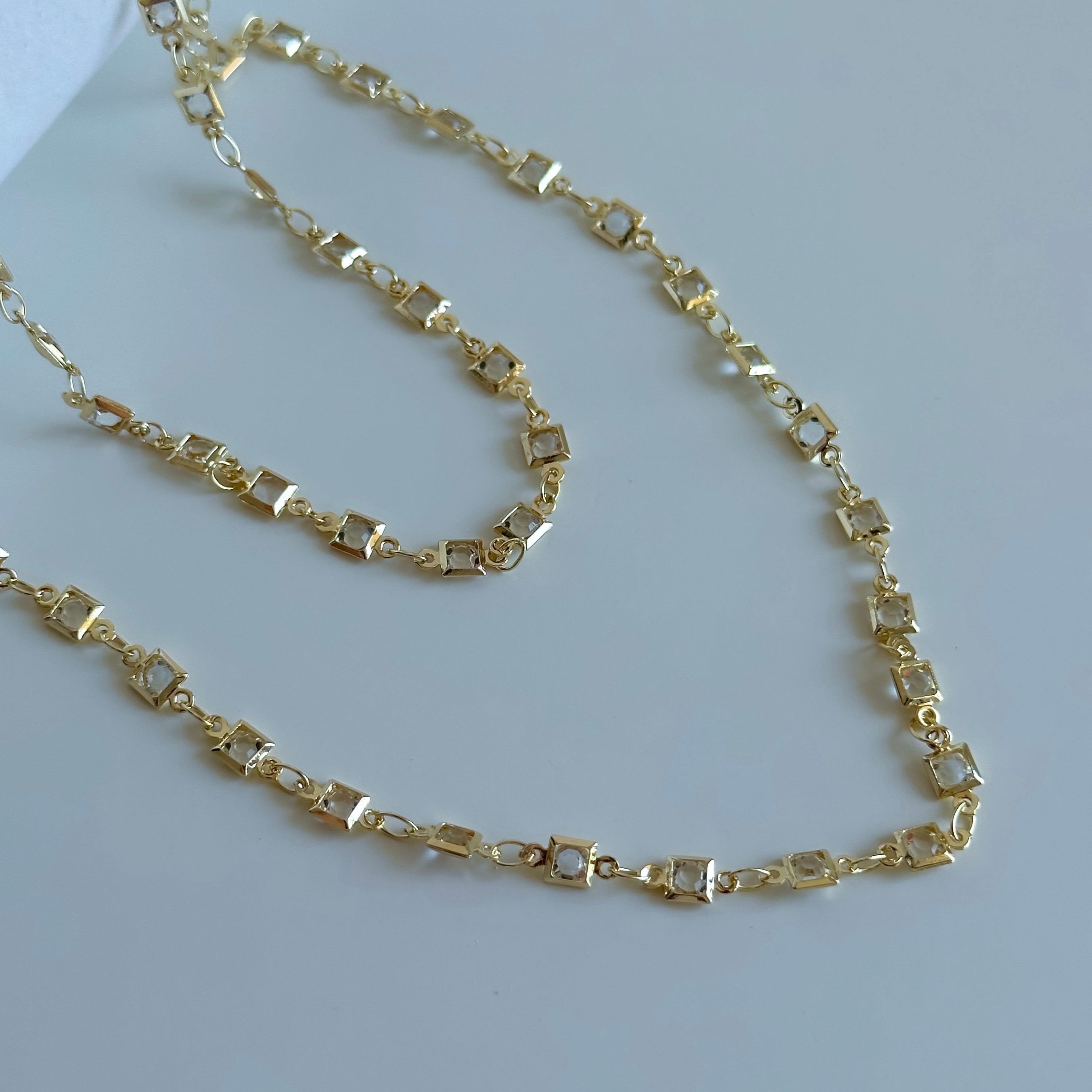 Kare Taşlı Uzun Dolama Gold Zincir 