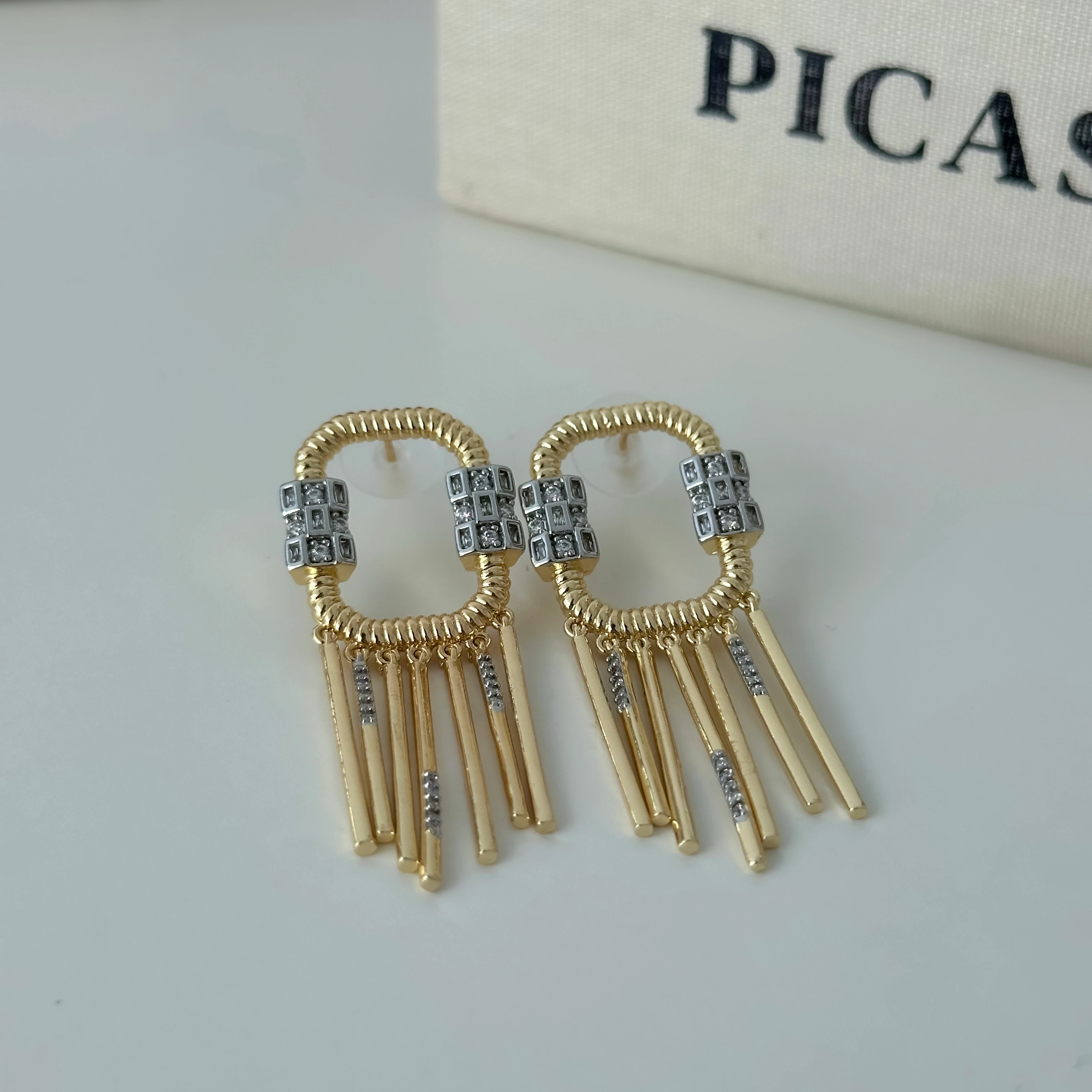 Margeret Gold Saçaklı Küpe