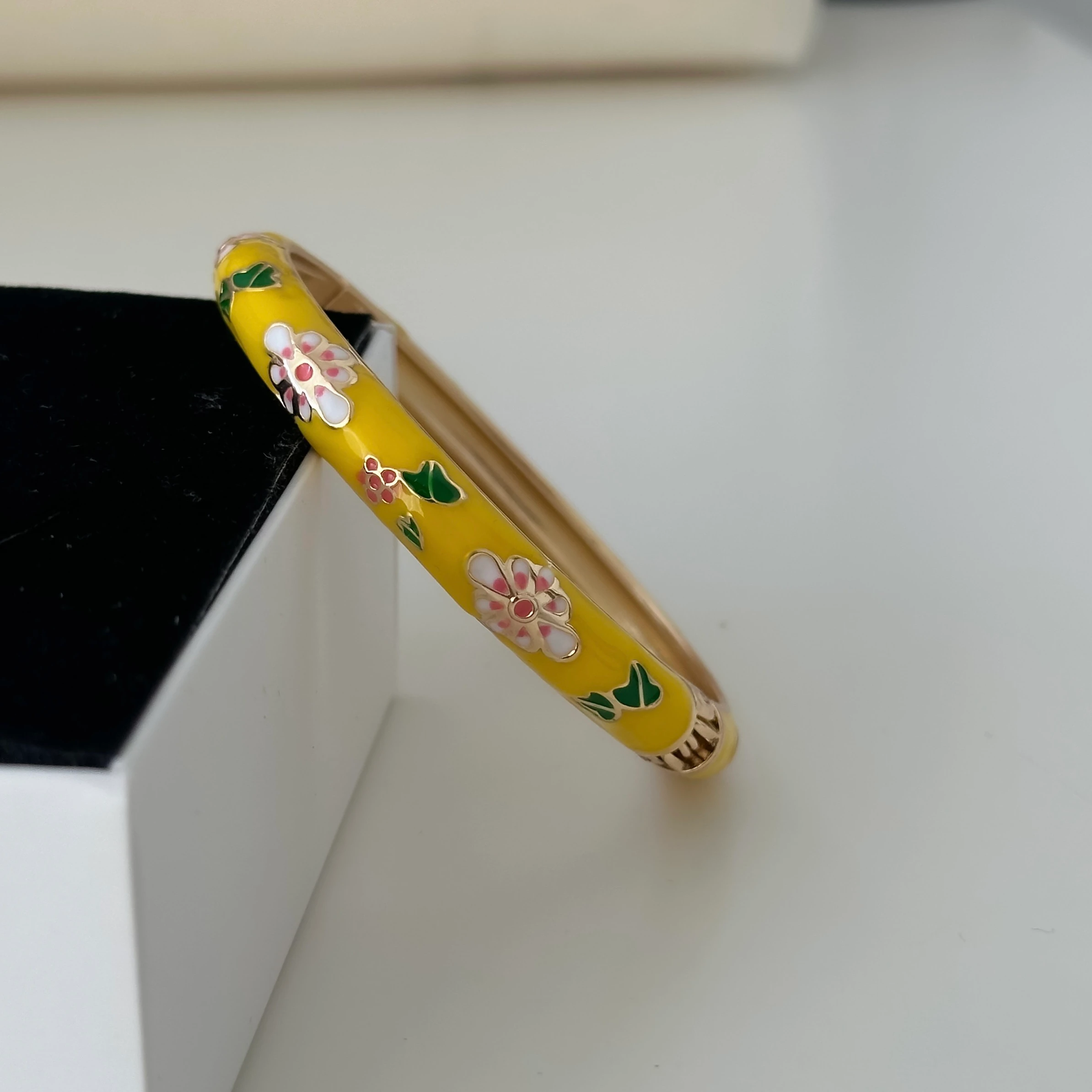 Sarı Çiçekli Kelepçe Bileklik