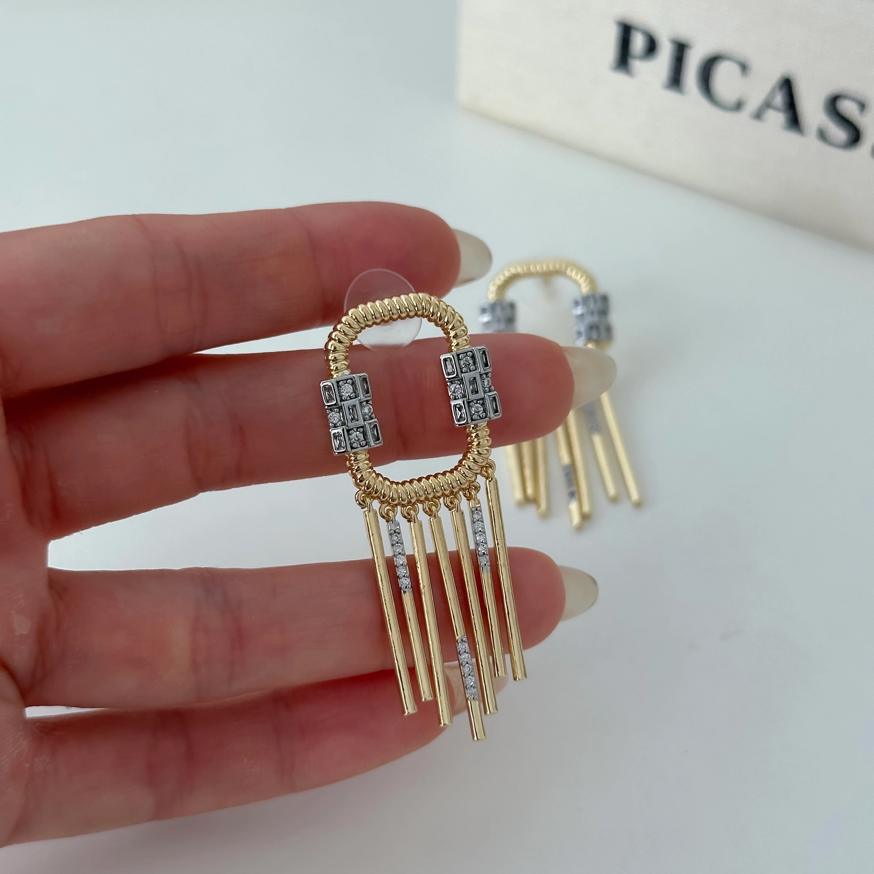 Margeret Gold Saçaklı Küpe