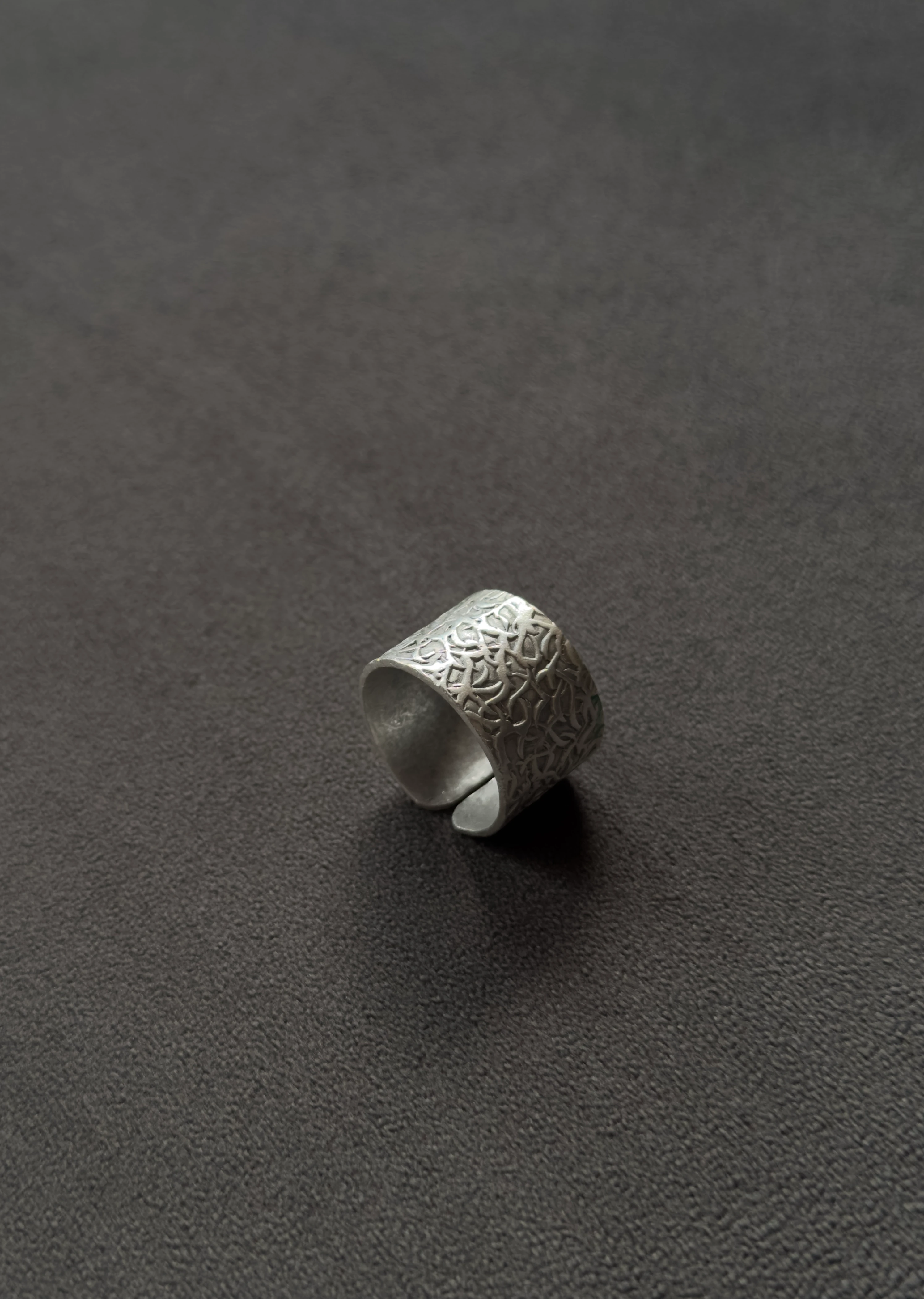 Antik Dokulu Ayarlanabilir Zamak Yüzük