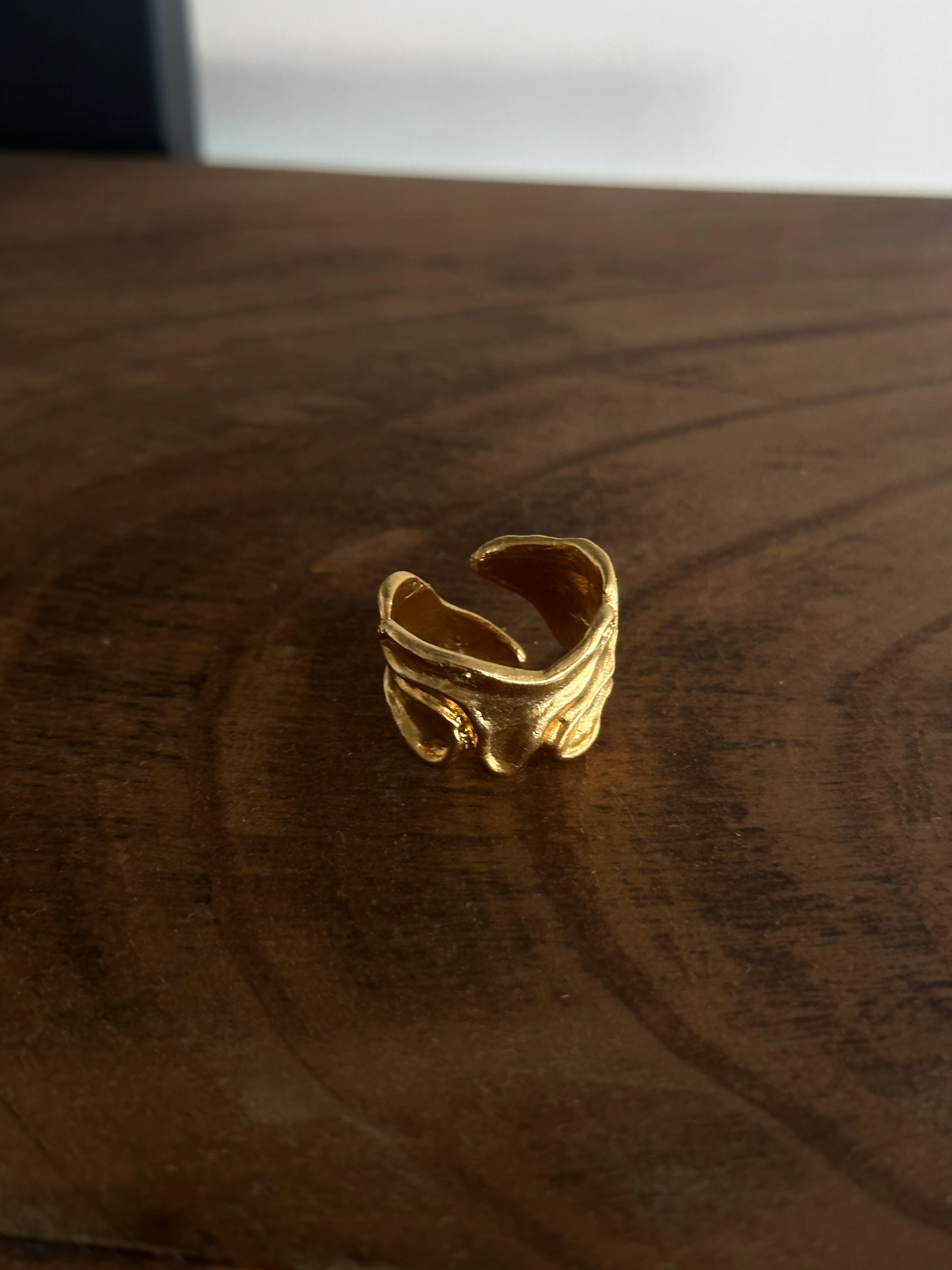 El Yapımı Organik Form Pirinç Yüzük (Altın Kaplama)