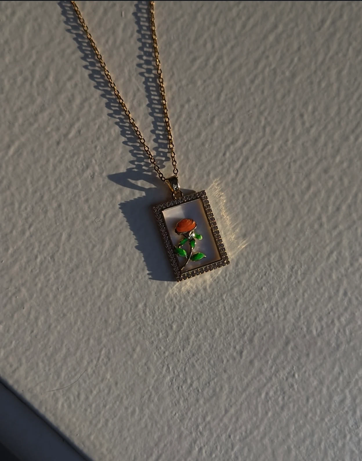 Altın Kaplama Çelik Gül Kolye