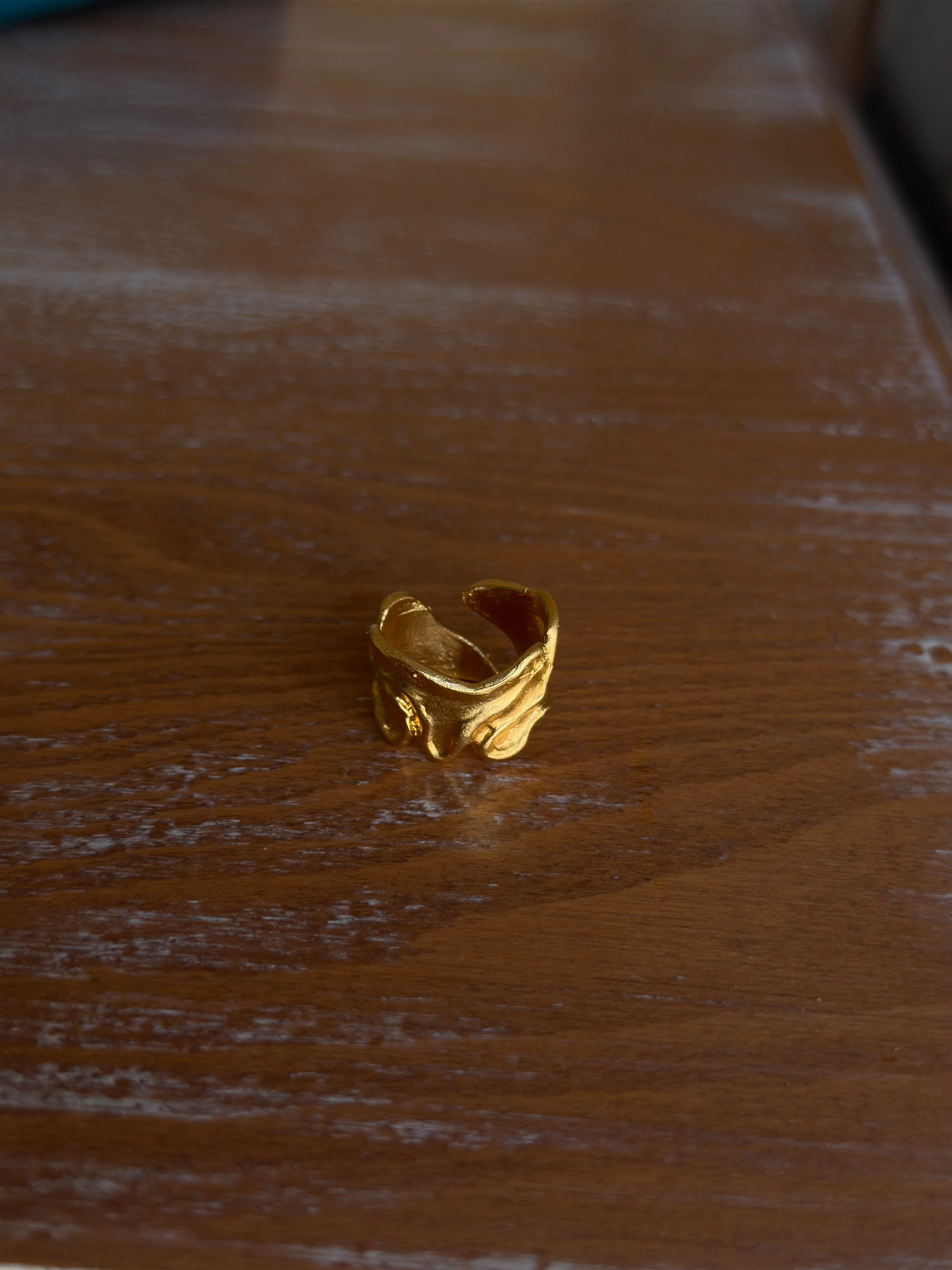 El Yapımı Organik Form Pirinç Yüzük (Altın Kaplama)