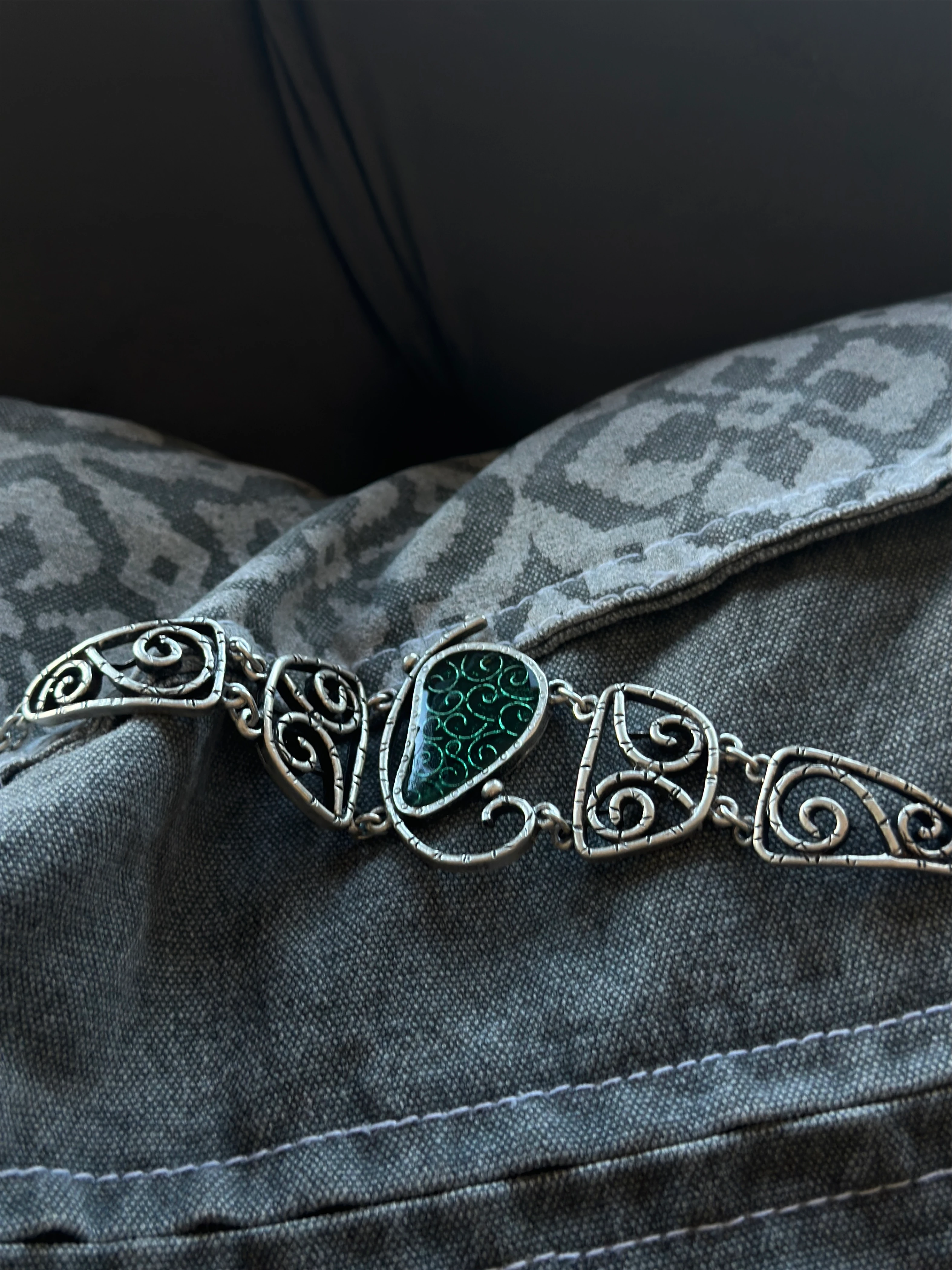 El Yapımı Dikdörtgen Form Zamak Bileklik