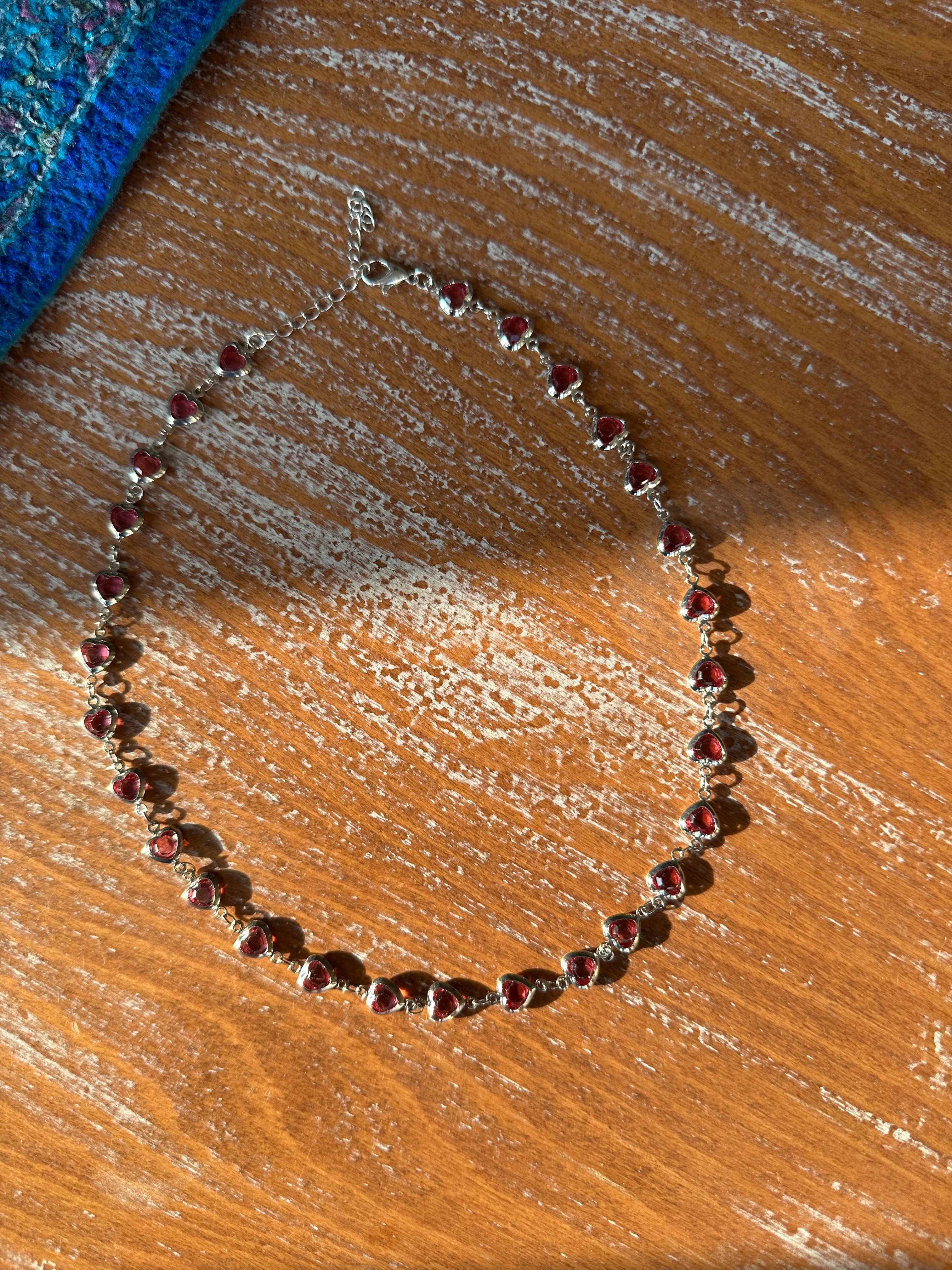 Pembe Taşlı Çelik Kolye