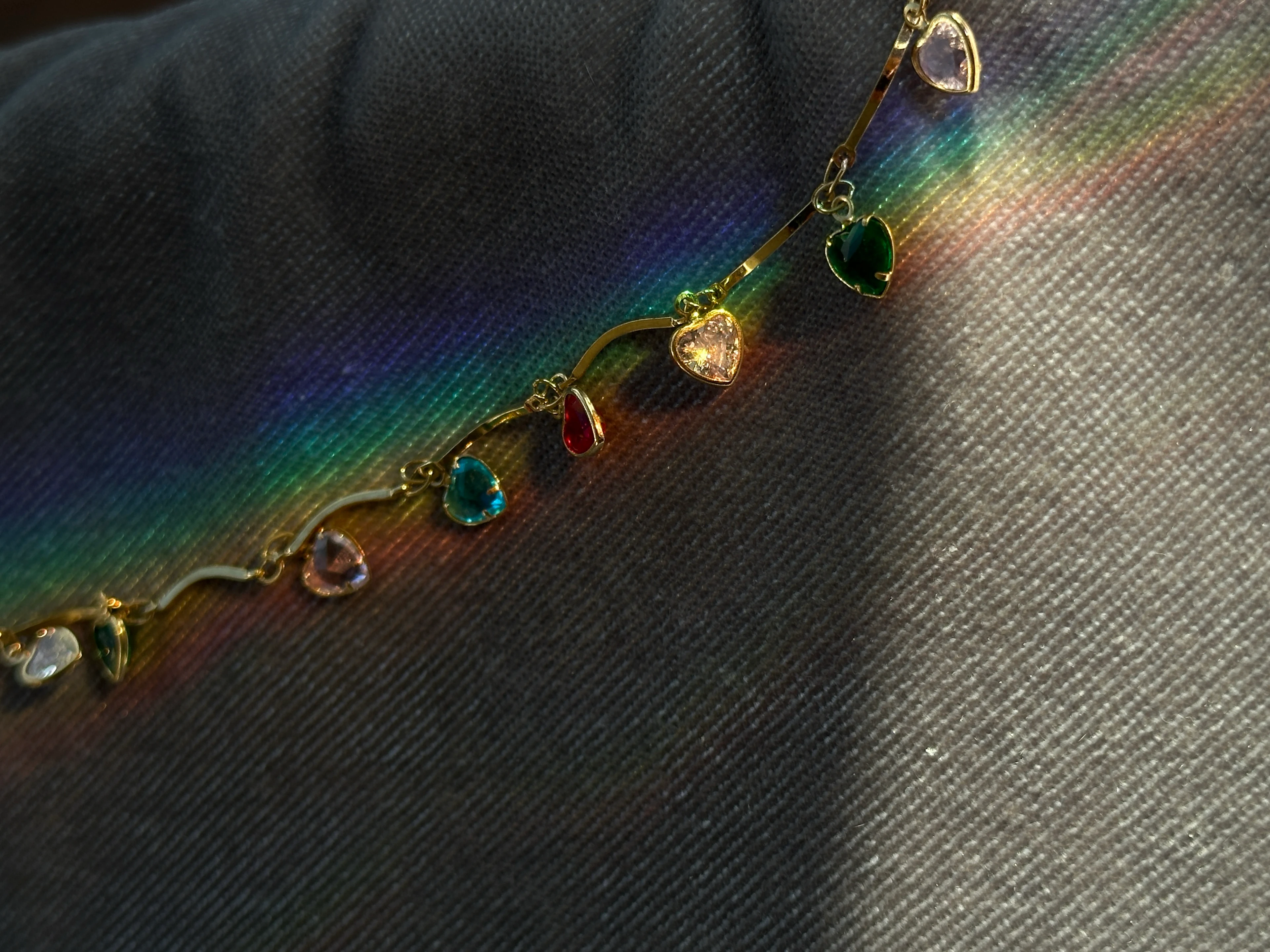 Renkli Kalpli Çelik Kolye