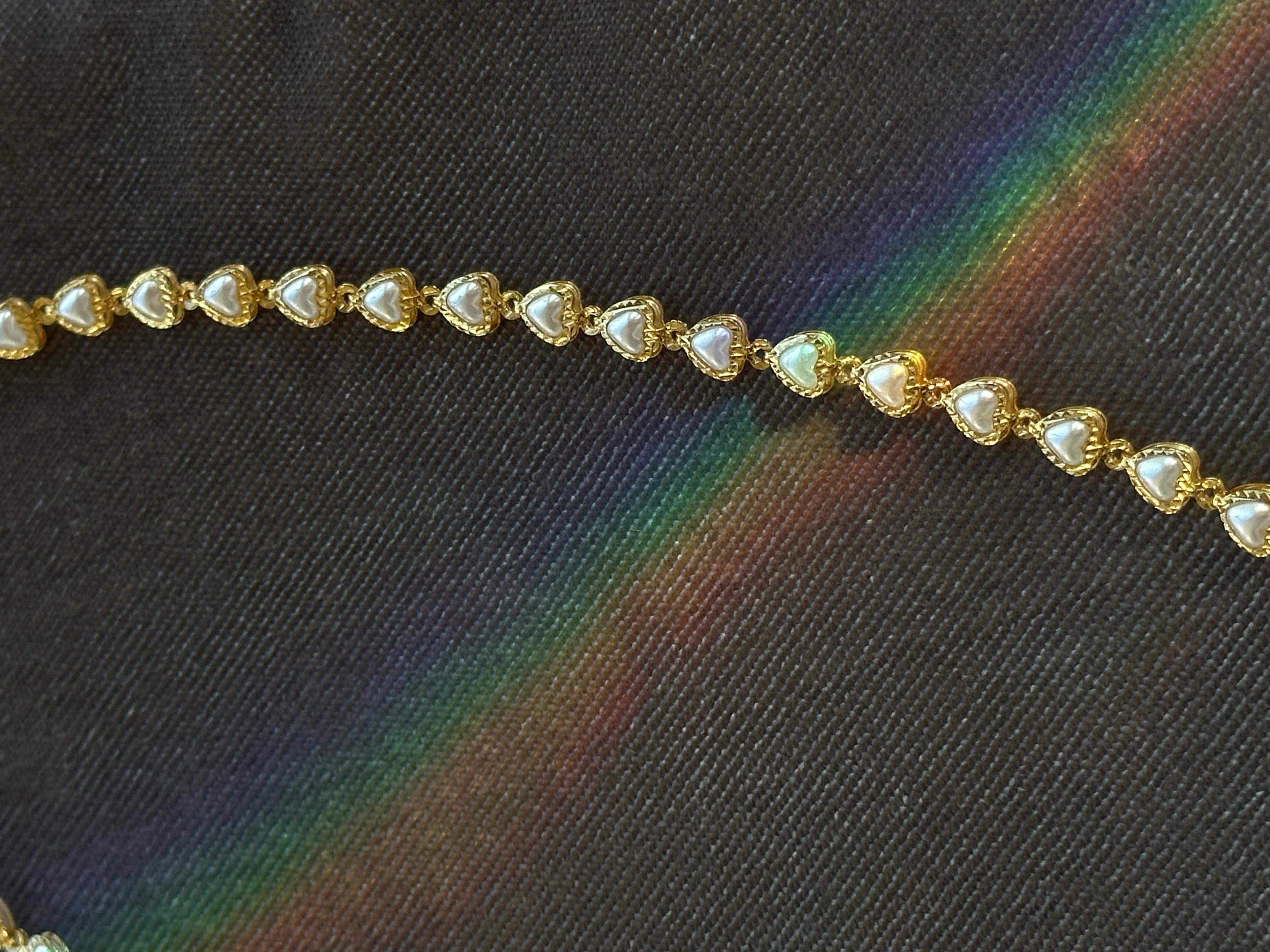 Kalpli İnci Detaylı Kolye – Altın Kaplama