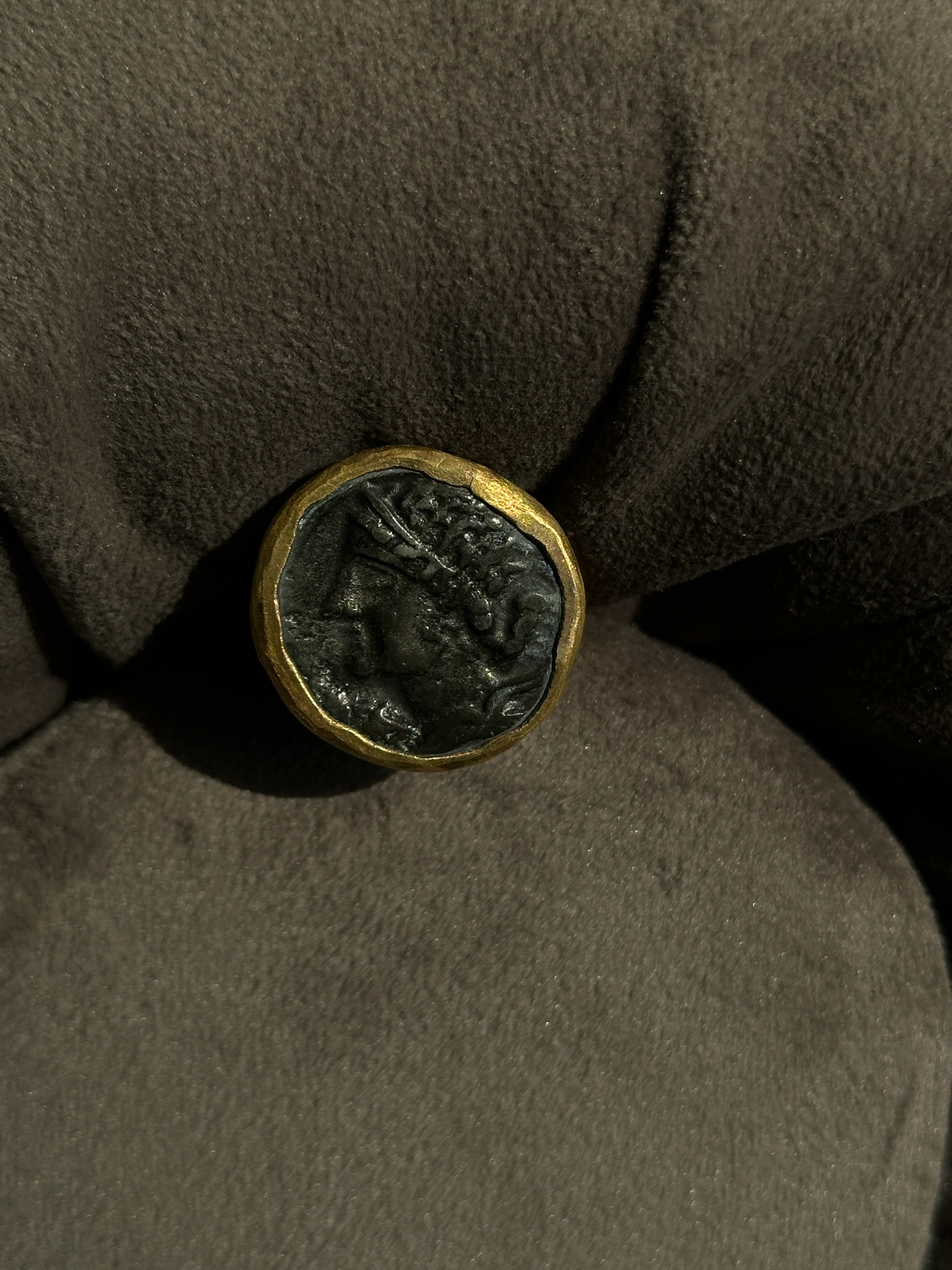 El Yapımı Antik Figür Pirinç Yüzük