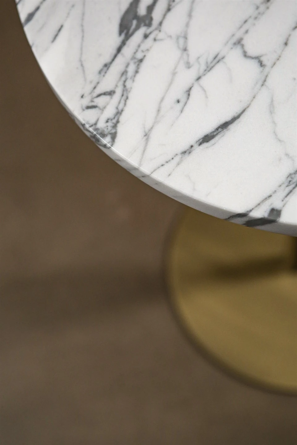 Carrara Mermer Yan Sehpa