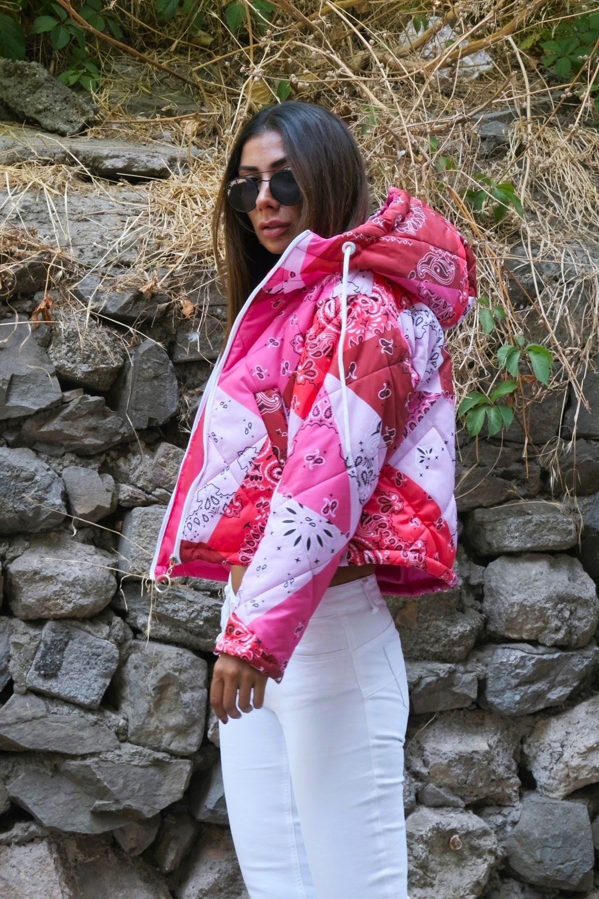 Pink Patterned Hooded Arms Zipper Short Puffer Jacket