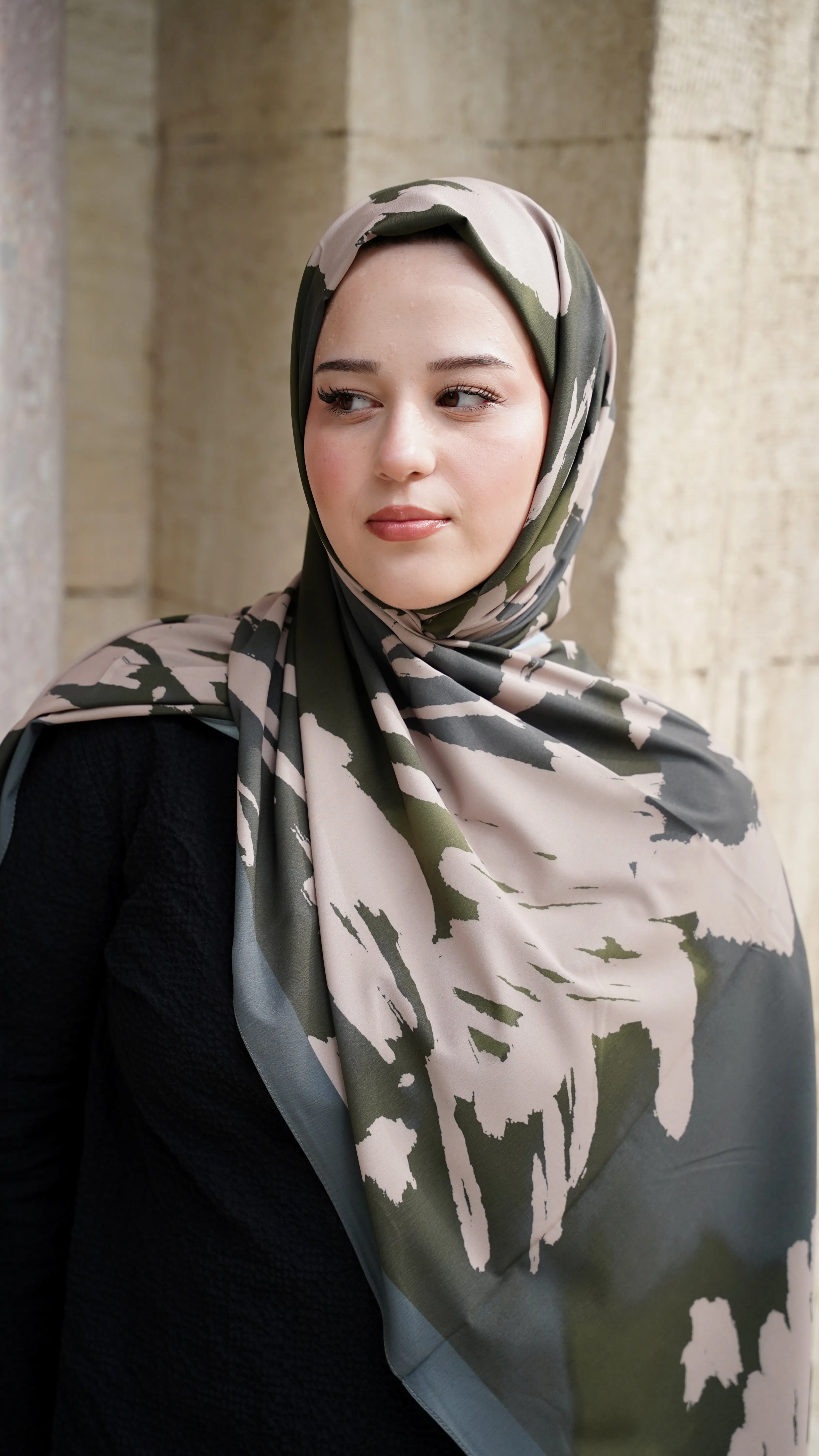 Kumral Yeşil Soyut Desen Likralı Pamuk Şal