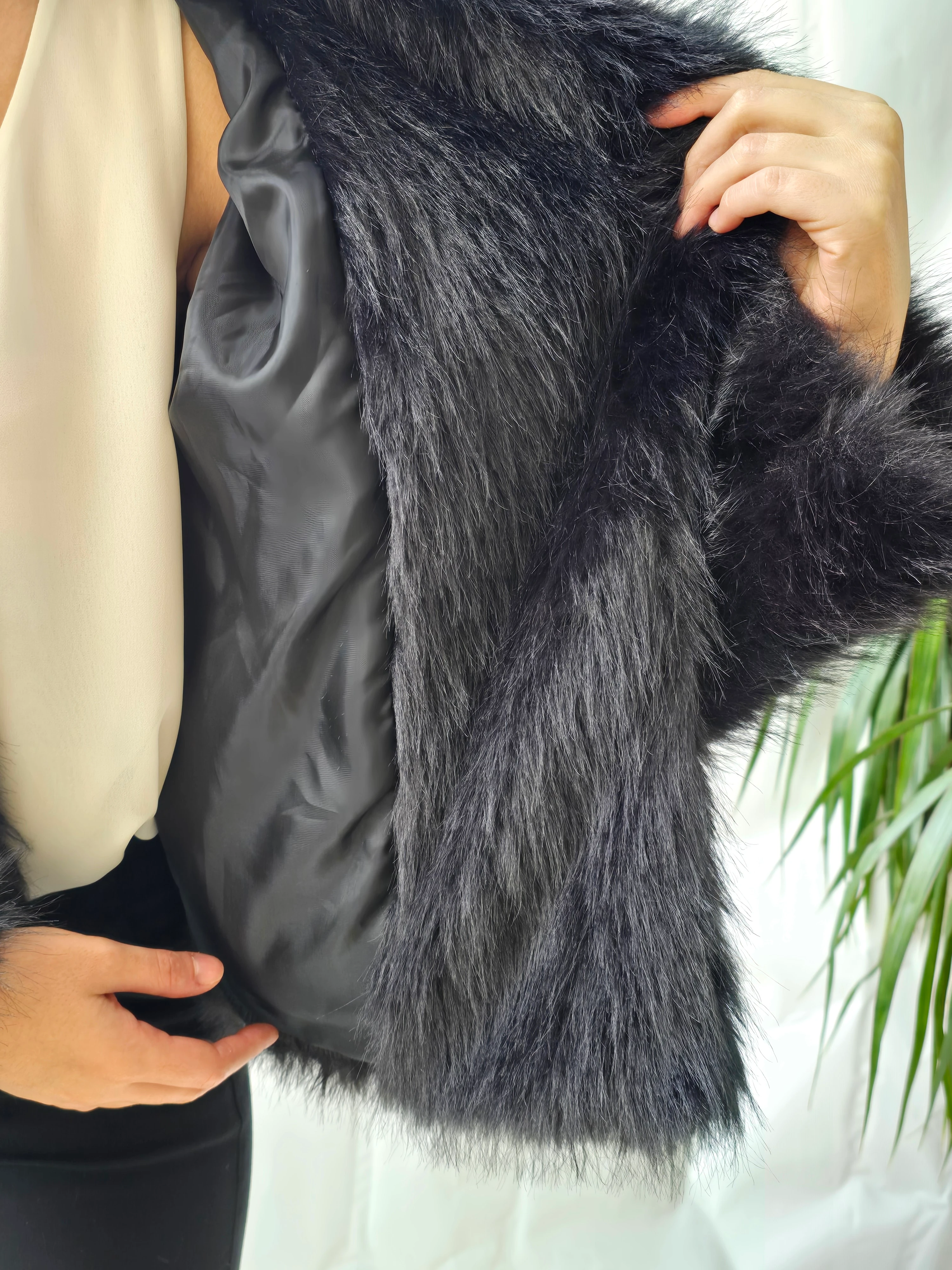 PELUŞ KÜRK GENİŞ YAKA