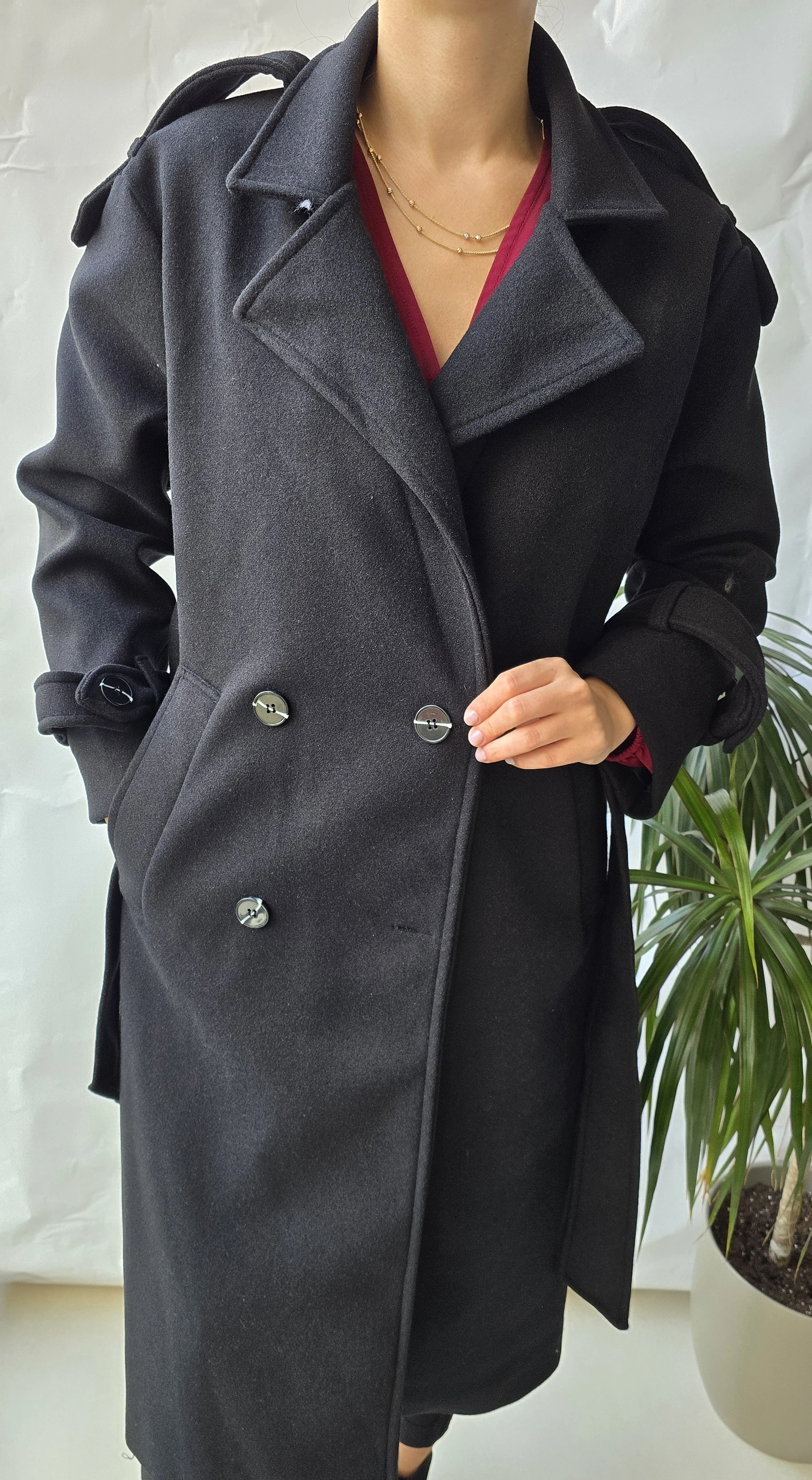 KRUVAZE KAPAMA KUŞAK ve DÜĞME DETAYLI KAŞE KABAN