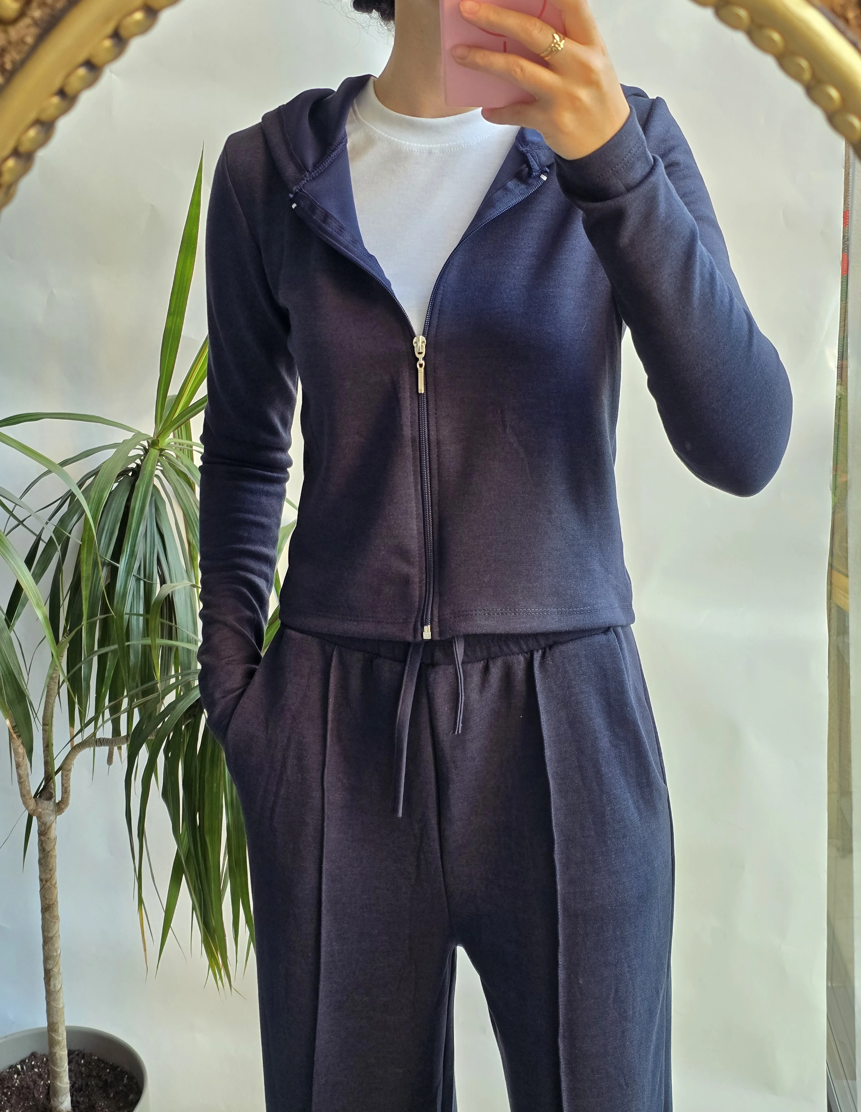 KAPÜŞONLU LACİVERT EŞOFMAN TAKIMI