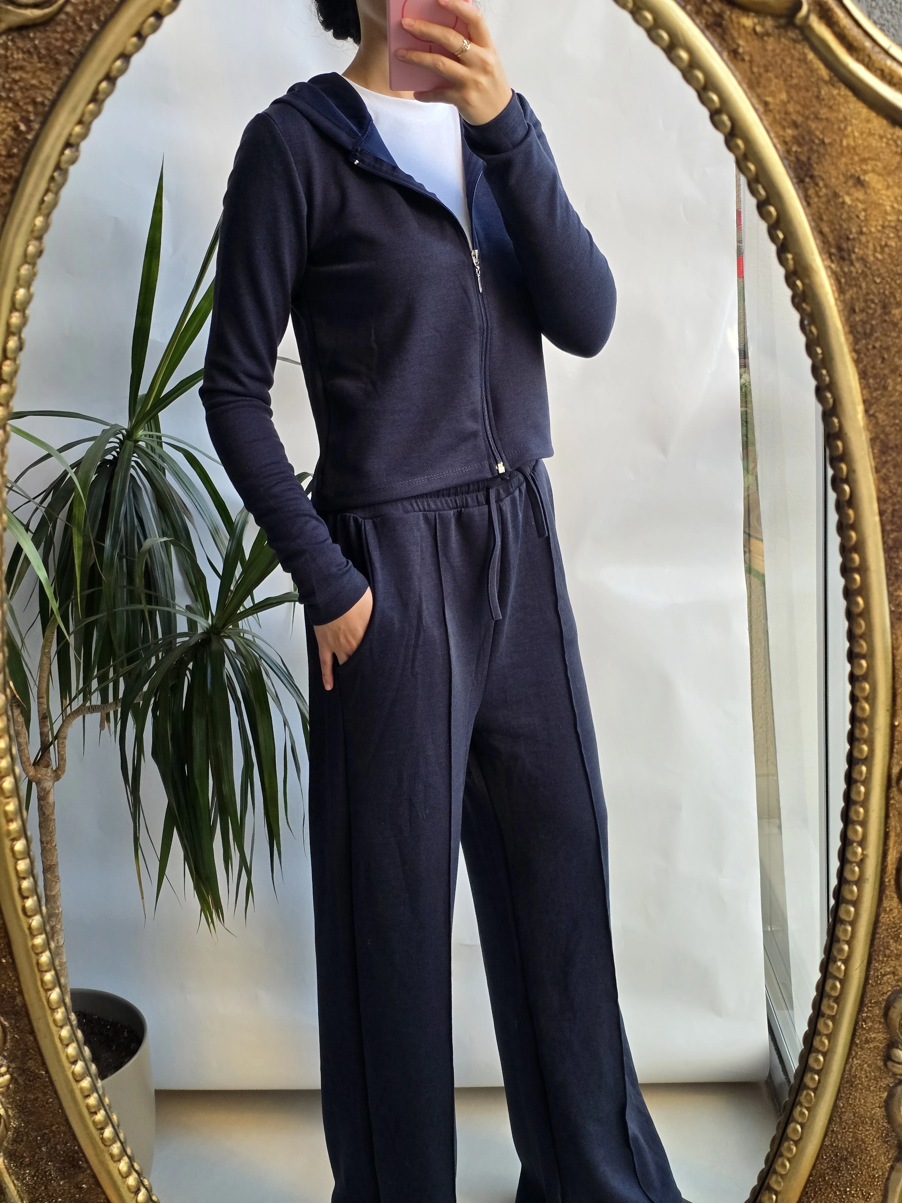 KAPÜŞONLU LACİVERT EŞOFMAN TAKIMI