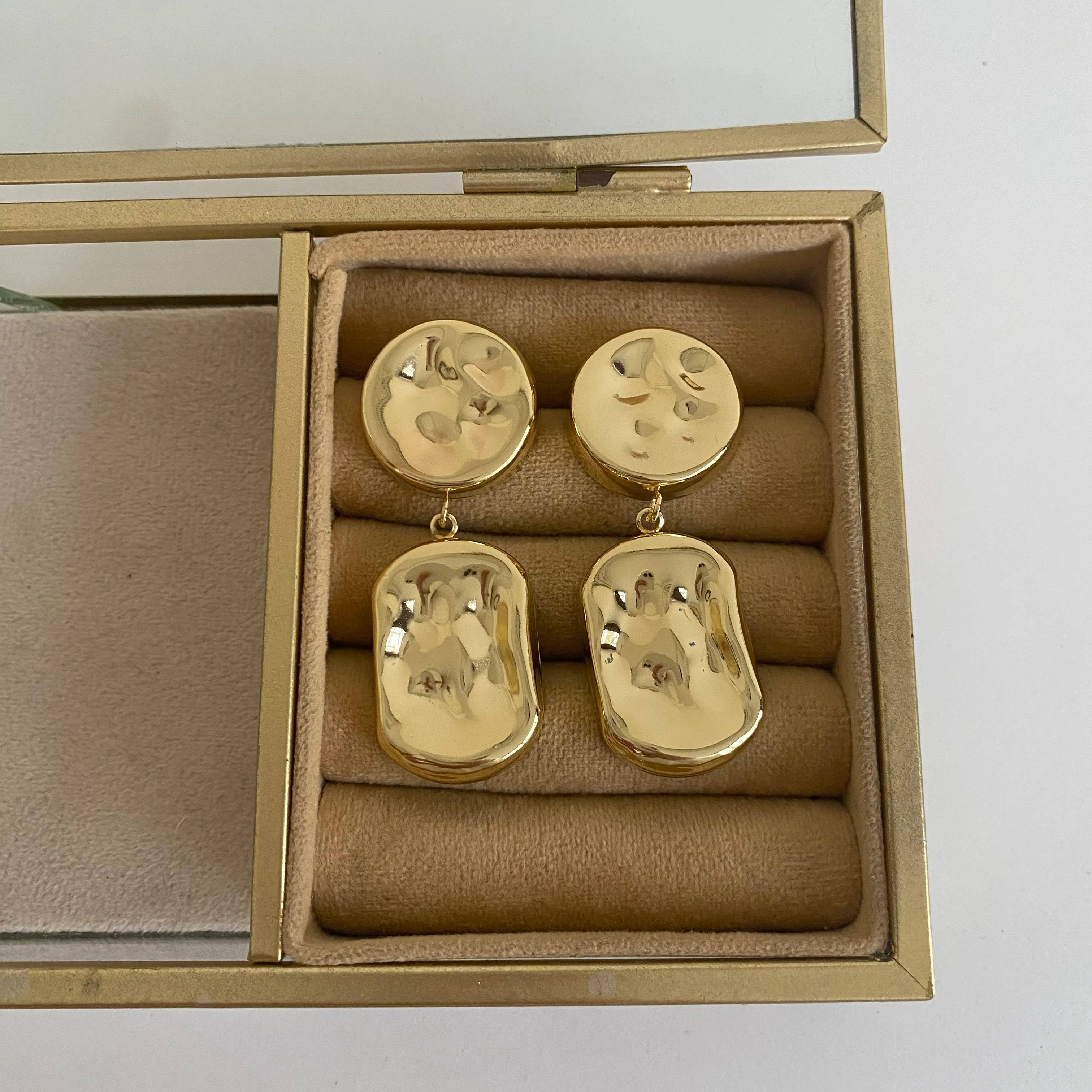 Gold Geometrik Şekilli Küpe