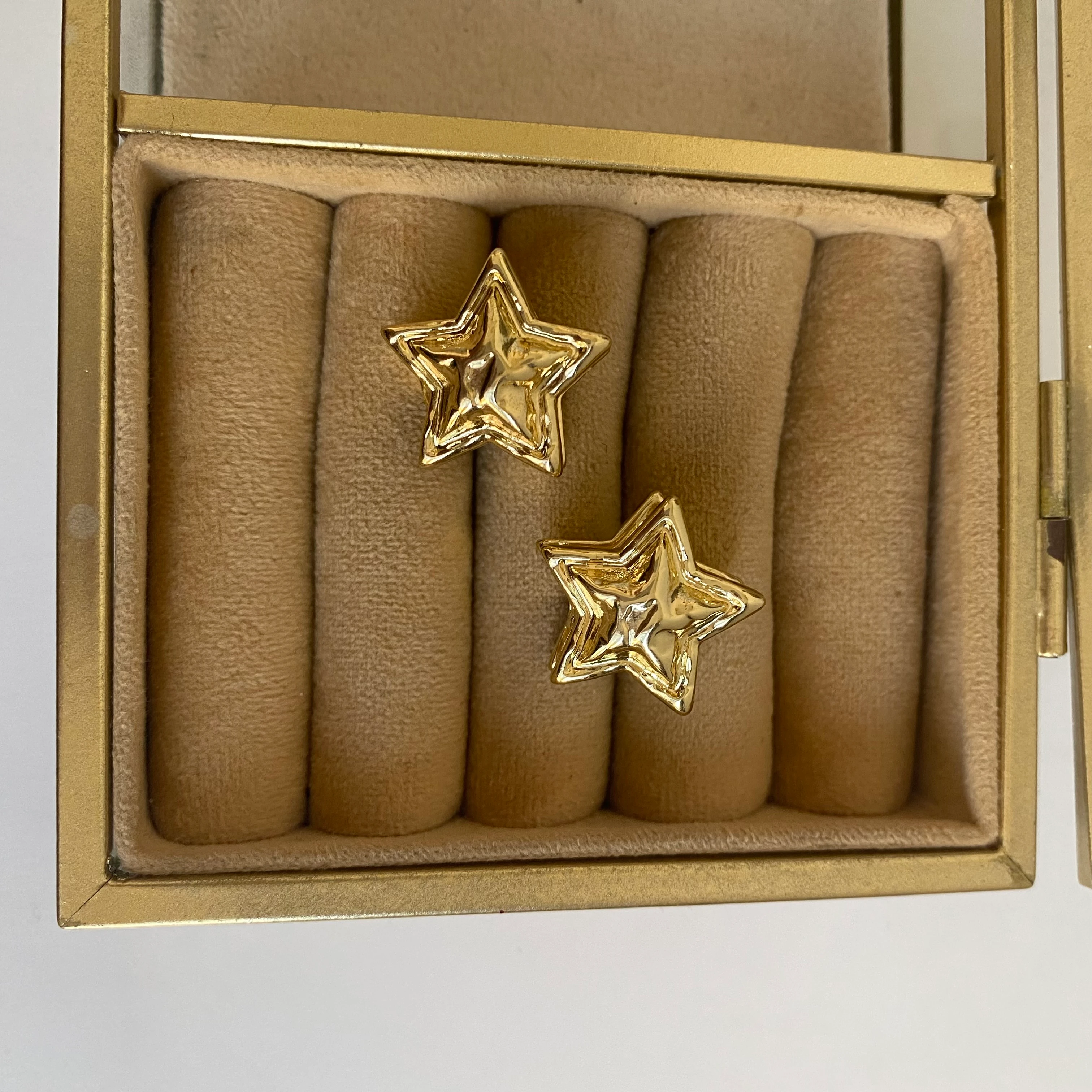 14k Gold Desenli Yıldız Küpe