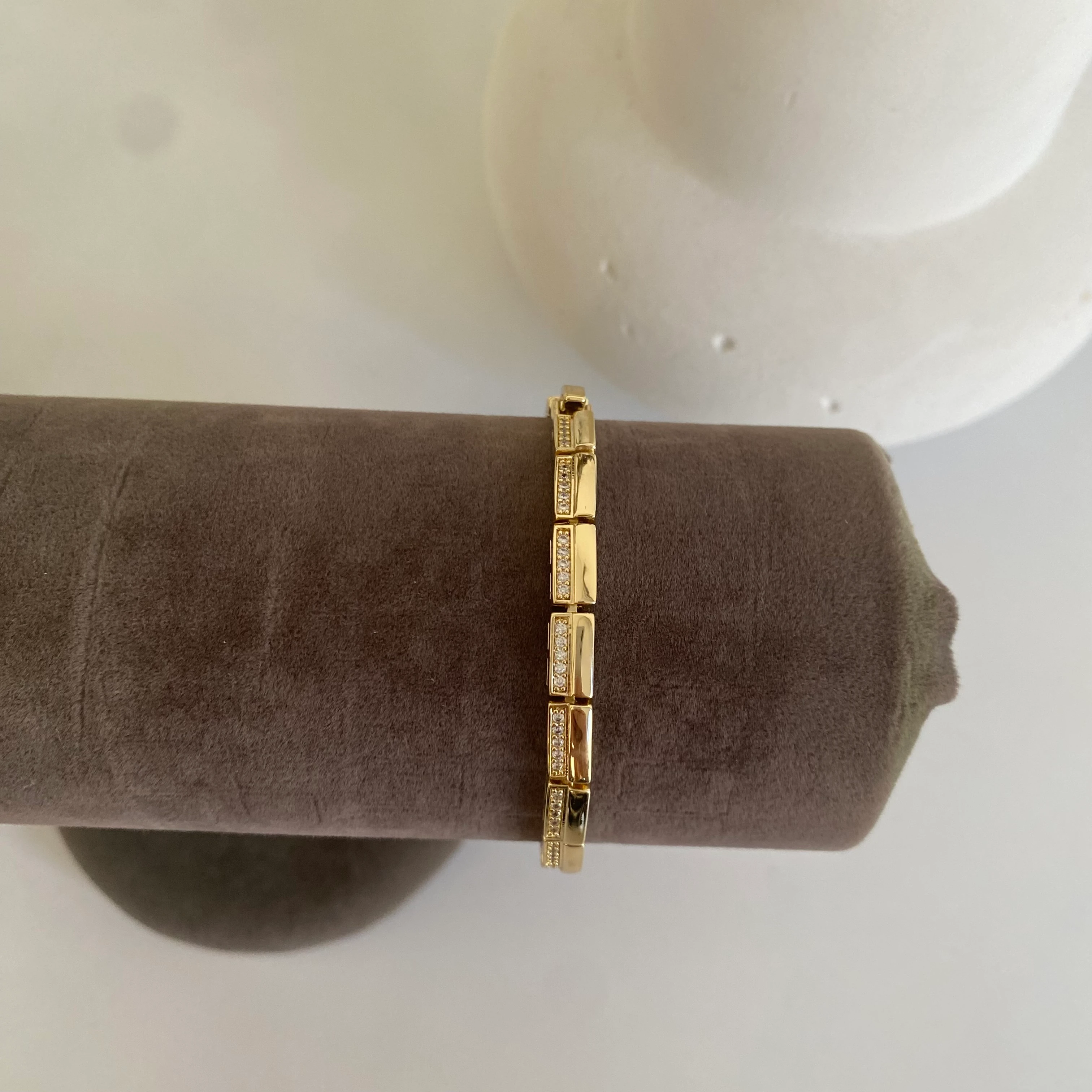 Xuping Zirkon Taşlı Dikdörtgen Bileklik