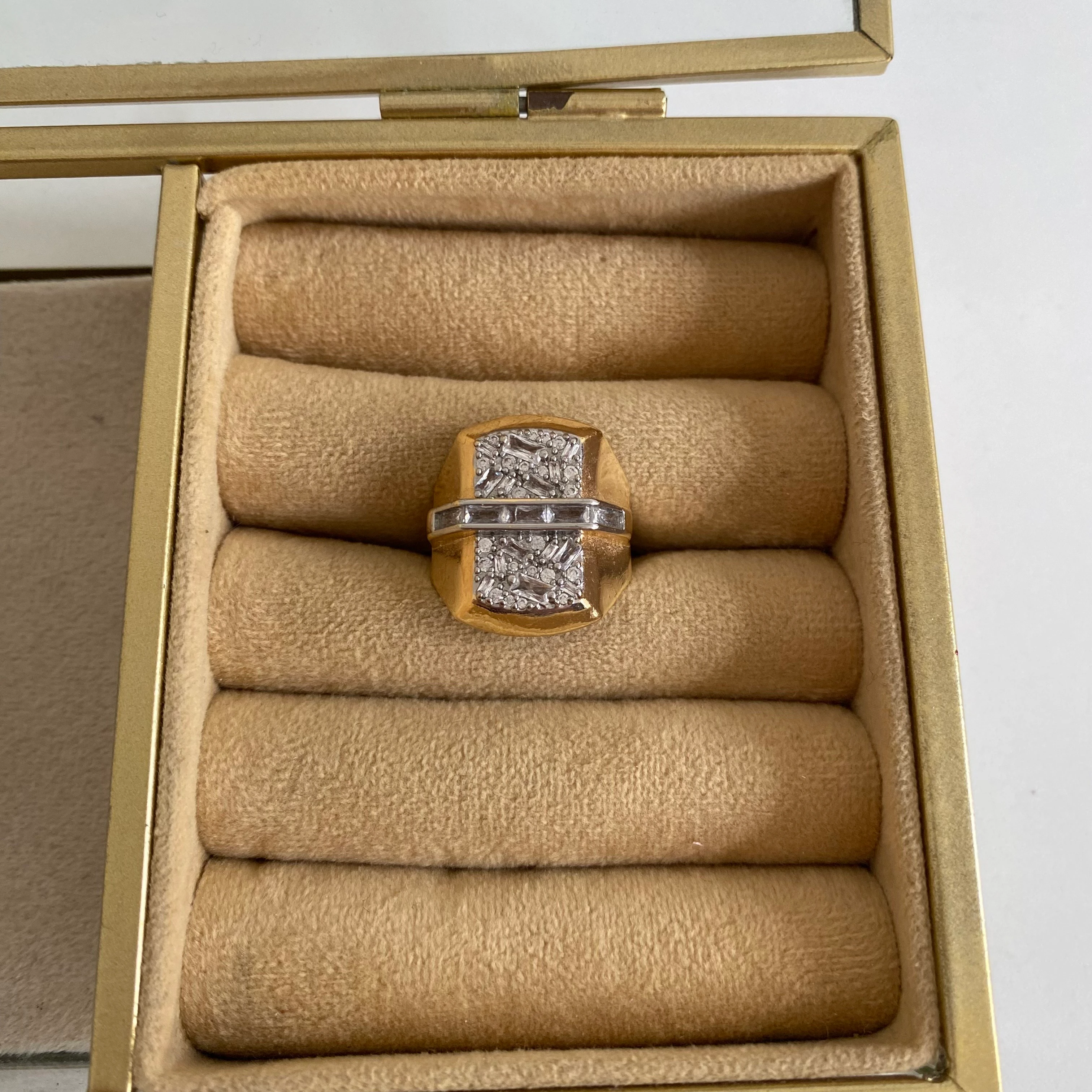 Dikdörtgen Baget Taşlı 14k Gold Yüzük