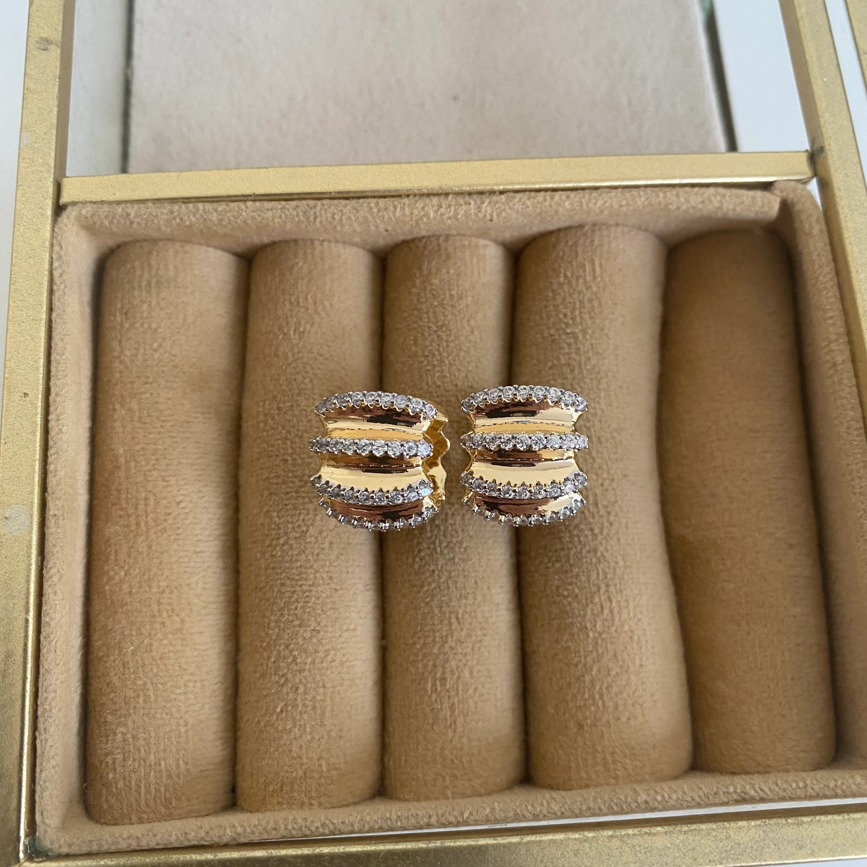 Xuping Çizgi Zirkon Taş Halka Küpe