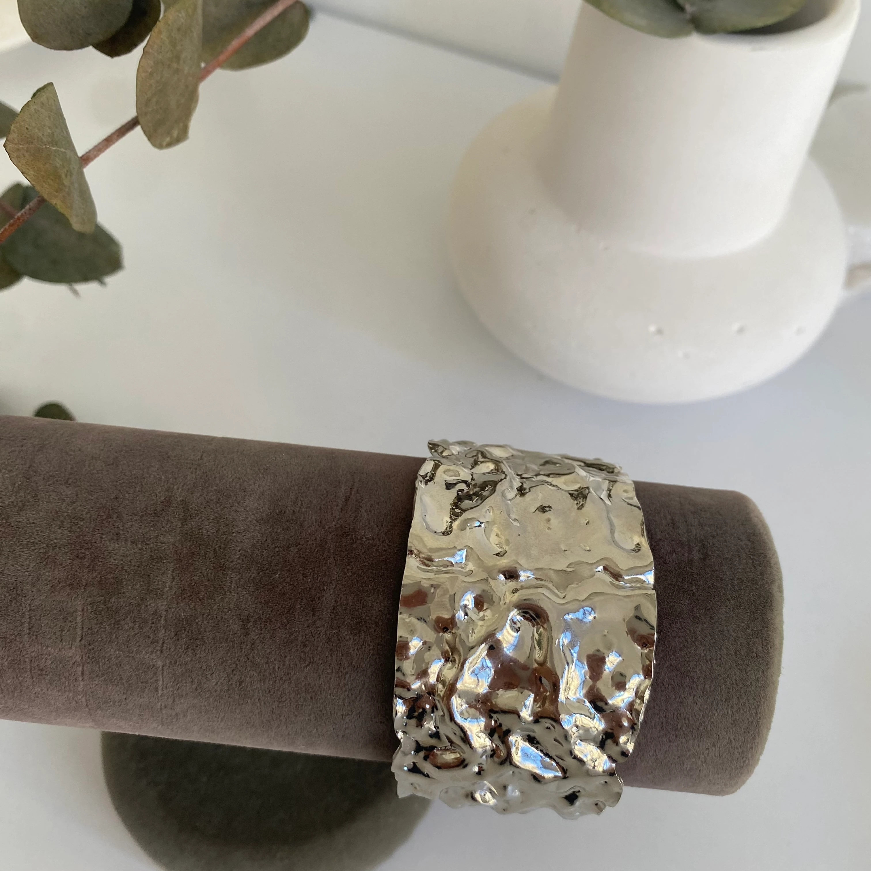 14k Silver Kırışık Yüzeyli Kelepçe Bileklik