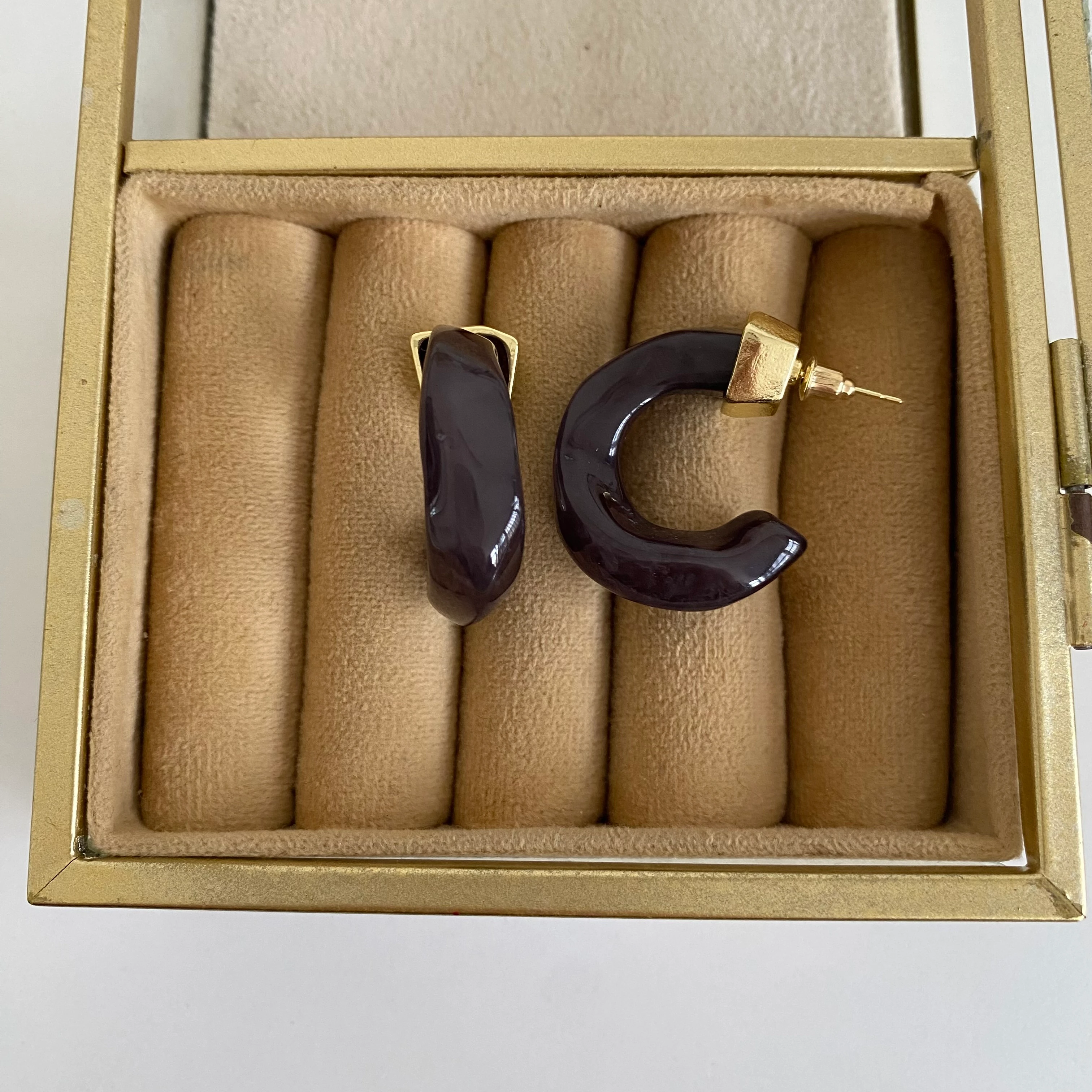 Gold Detay Lacivert Taş Halka Küpe