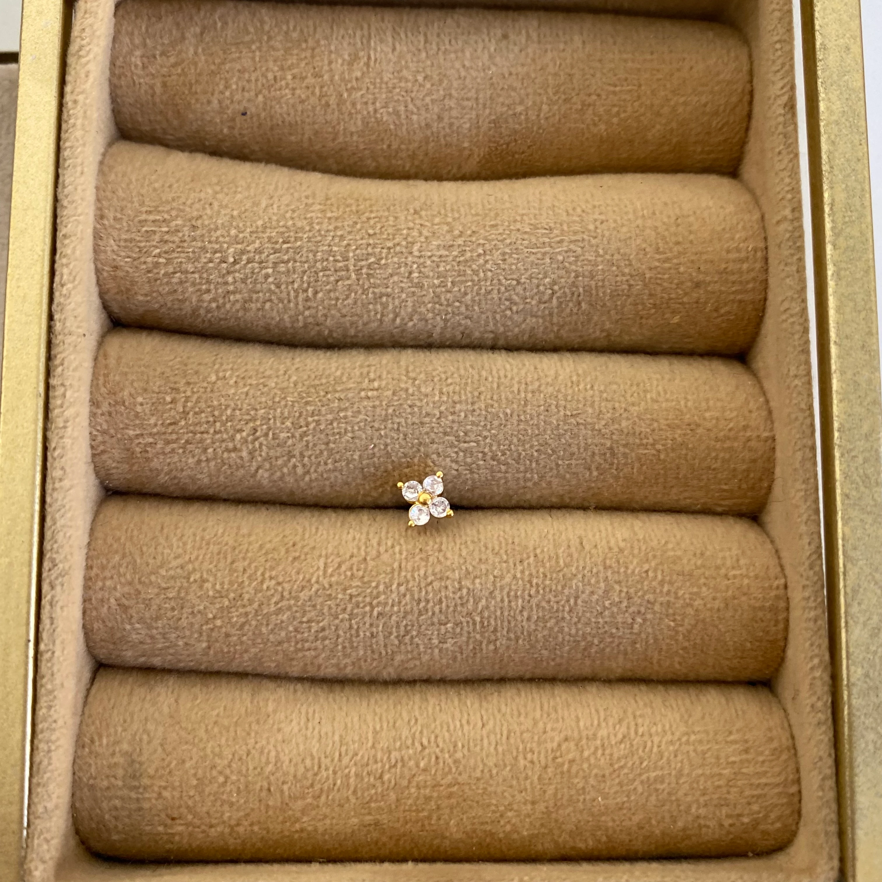 Gold Mini Çiçek Piercing