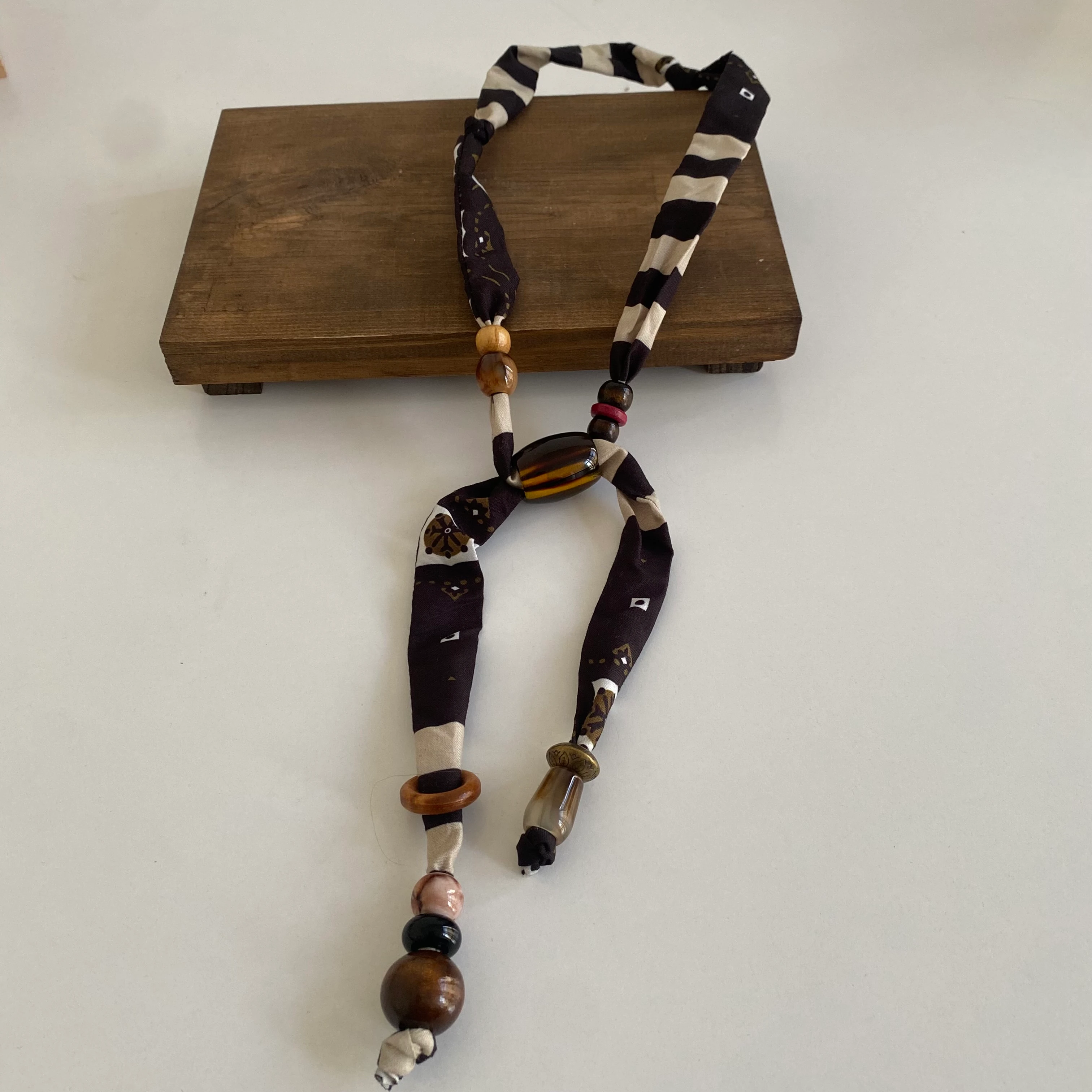 Vintage Boncuk Detaylı Fular Kolye