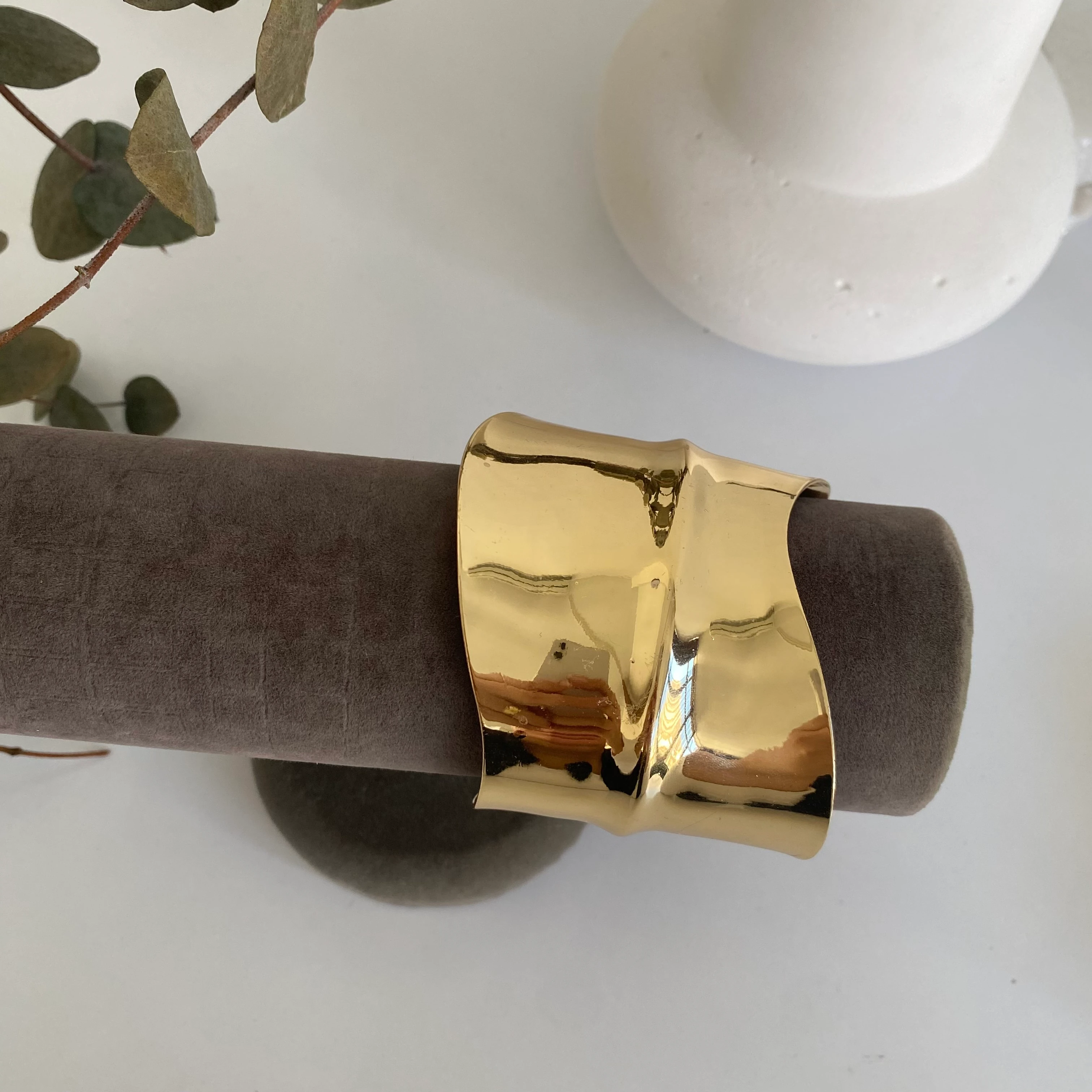 14k Gold Kalın Dalgalı Kelepçe Bileklik