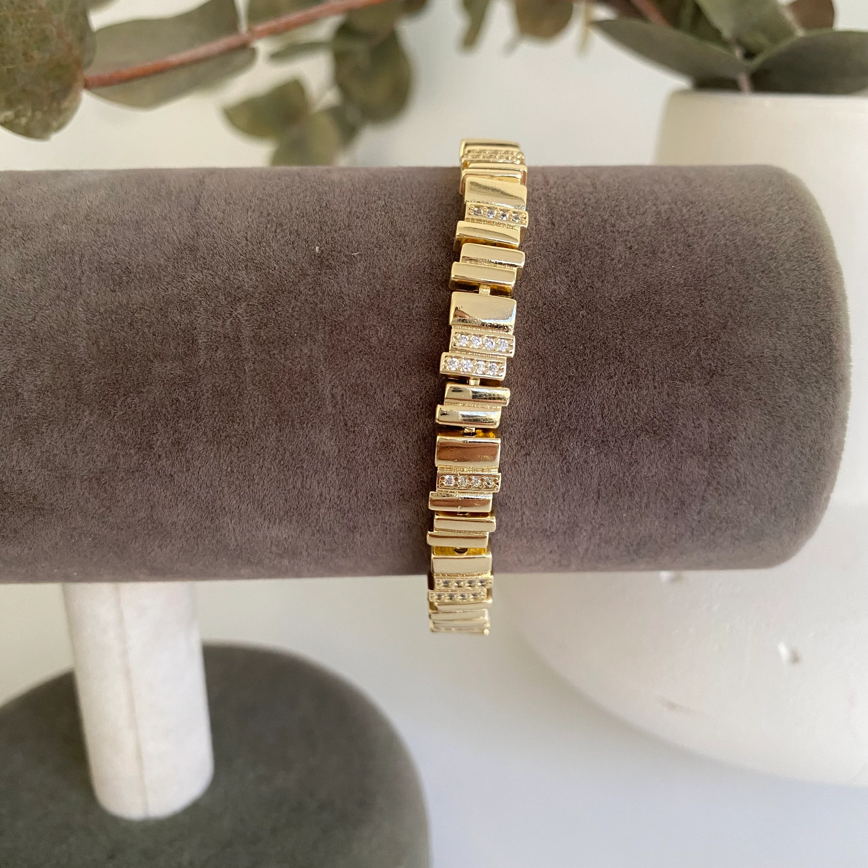 Xuping Çubuk Plaka Nokta Taşlı Bileklik