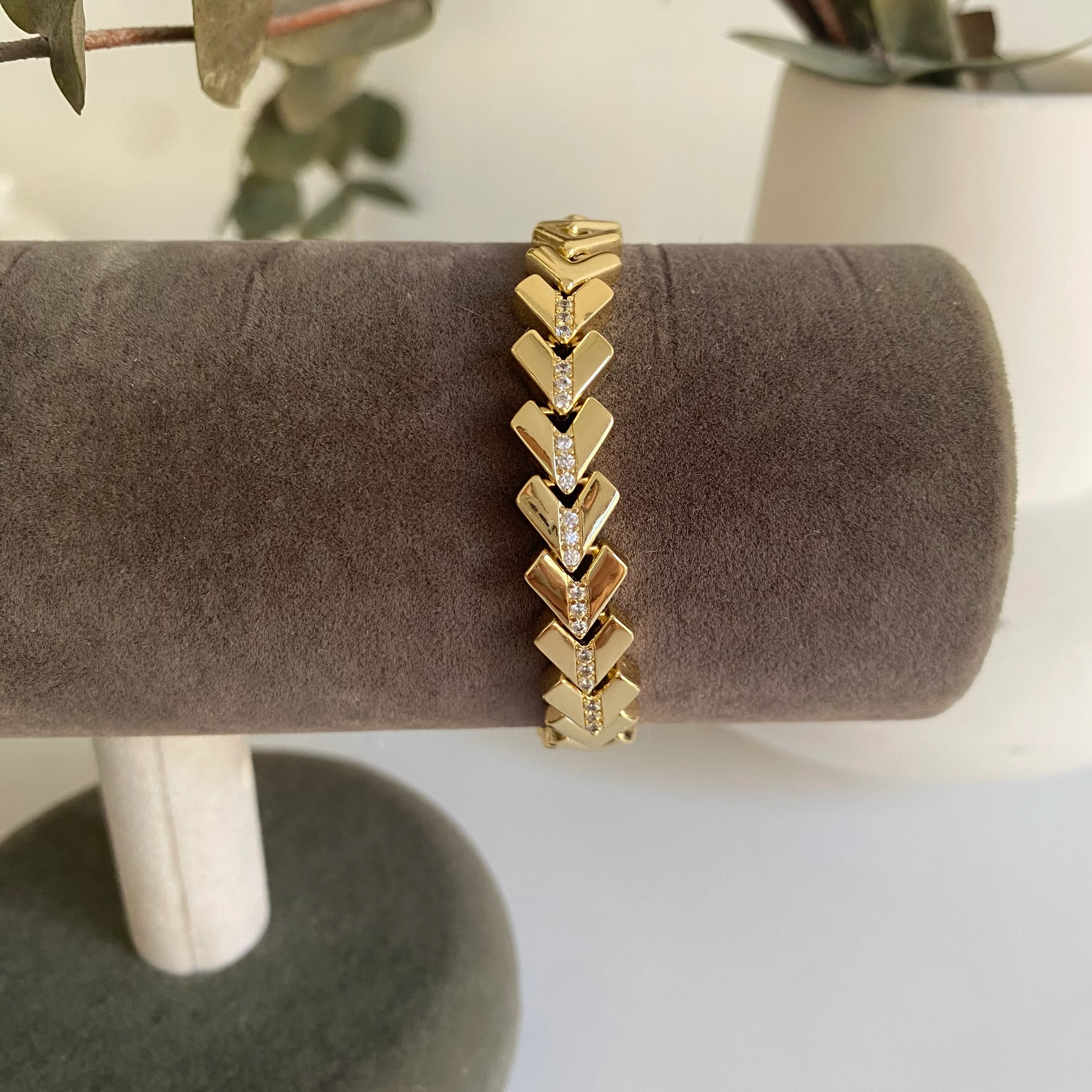 Xuping V Desenli Gold Taşlı Bileklik