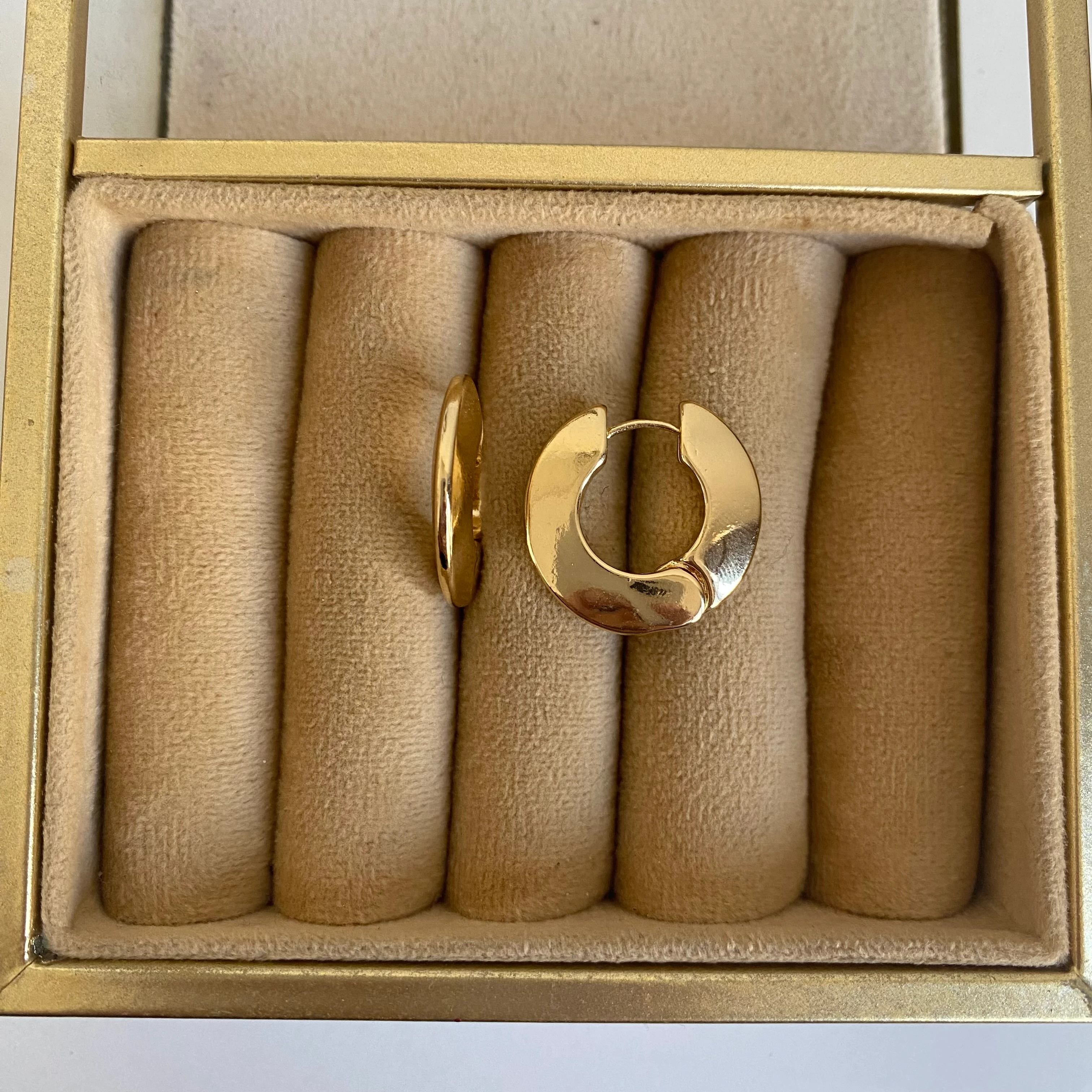 14k Gold Plaka Basic Küpe