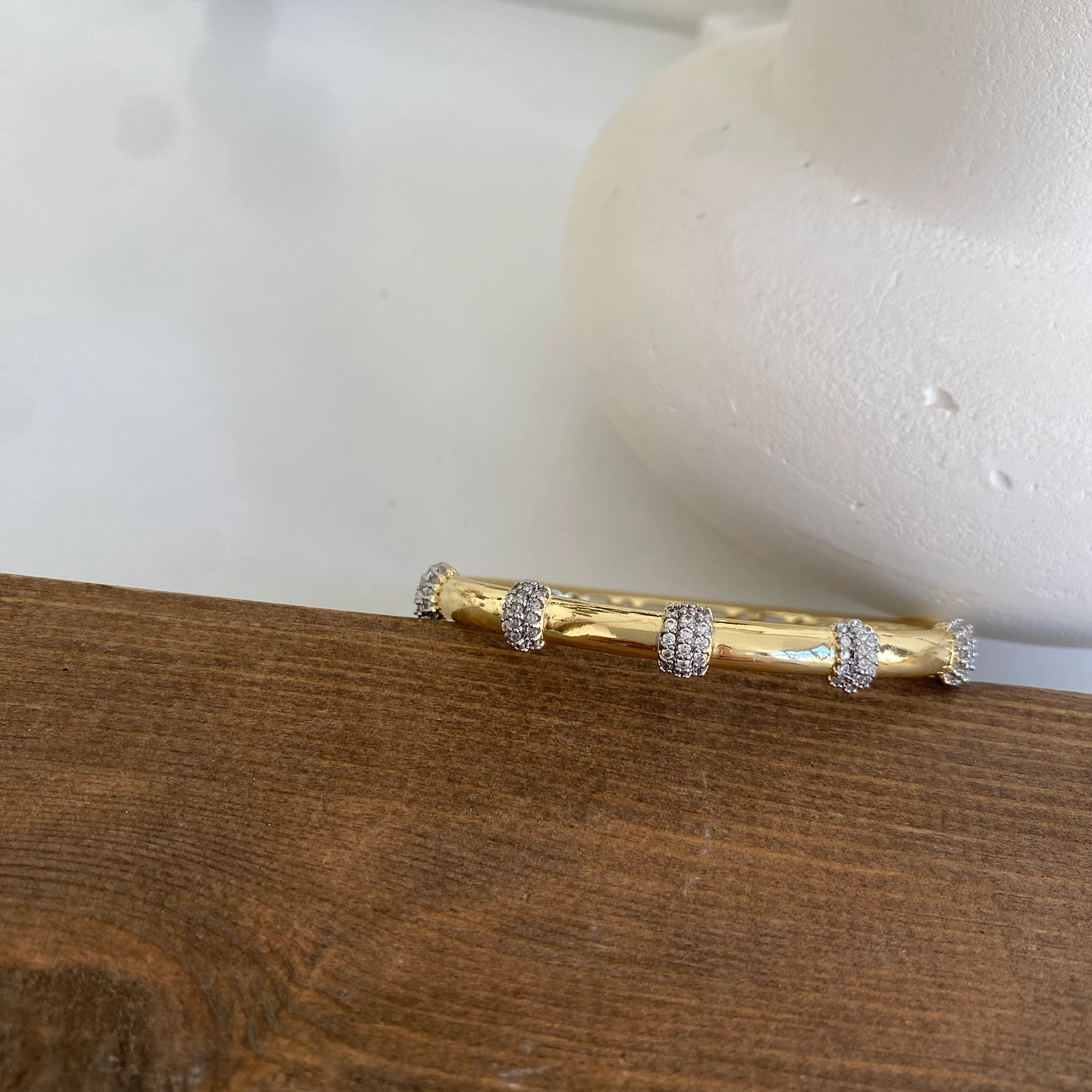 Xuping Zirkon Taşlı Kelepçe Bileklik