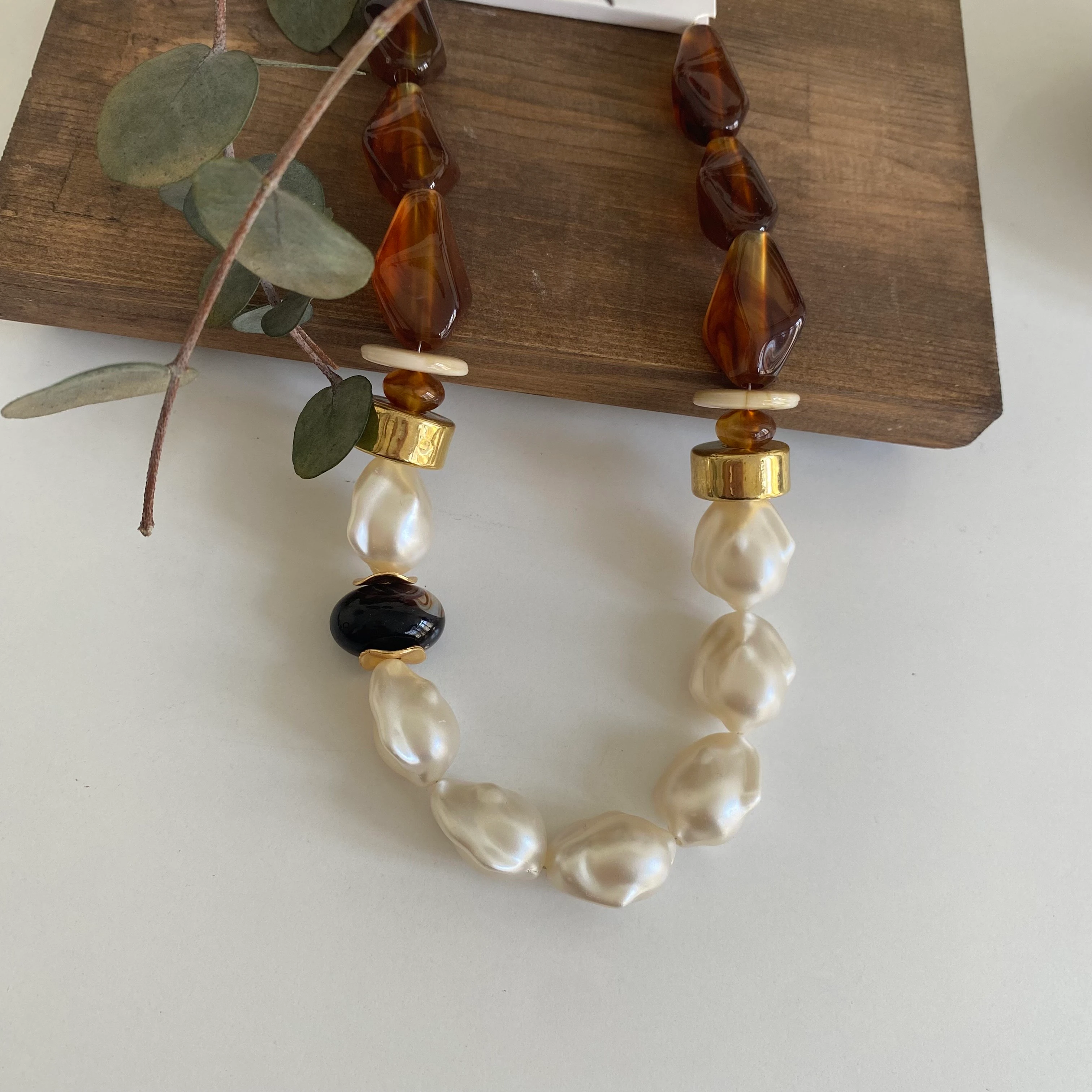 İnci Detay Kahverengi Kolye