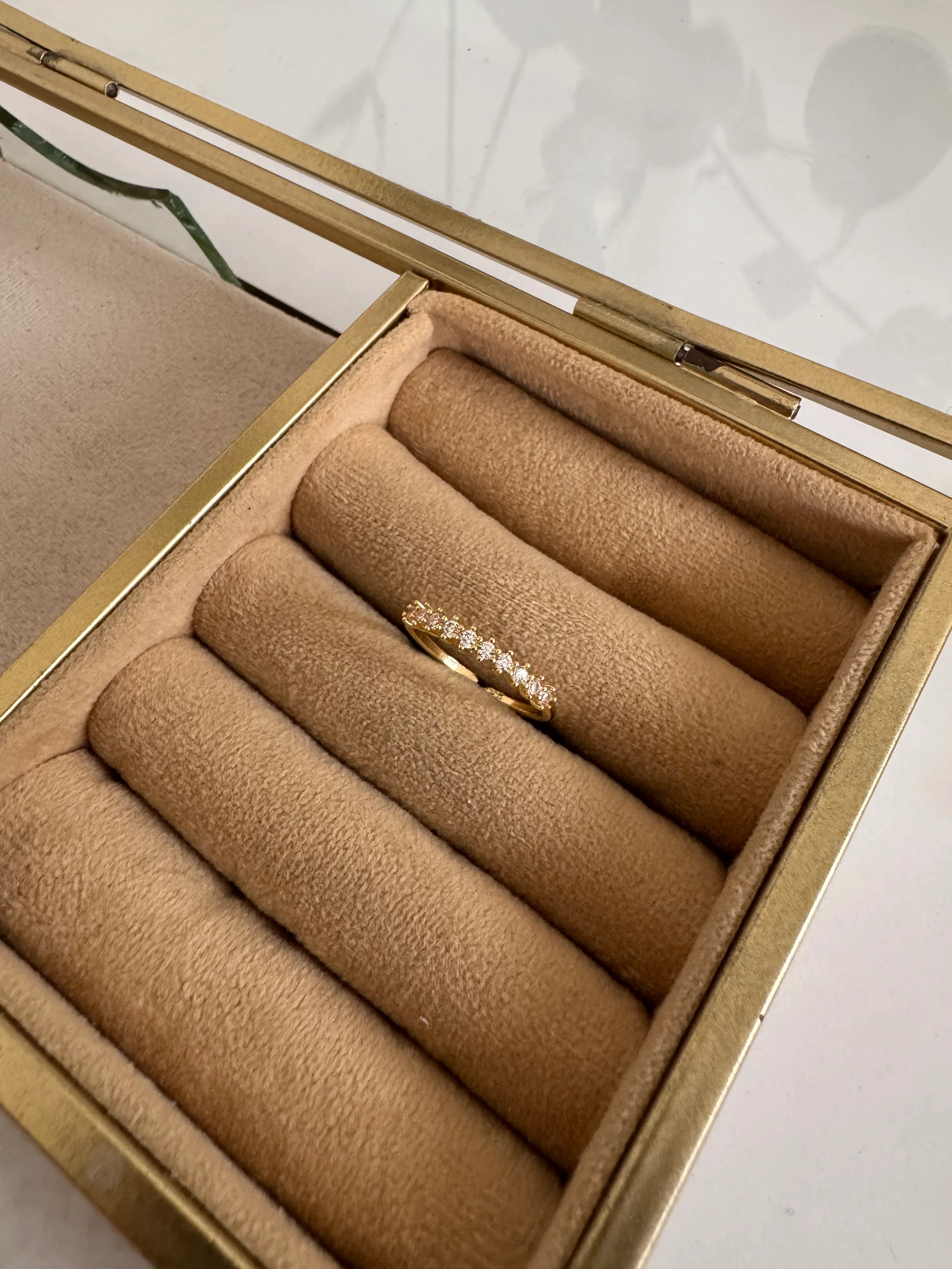 İnce Sıra Taşlı 14K Yüzük