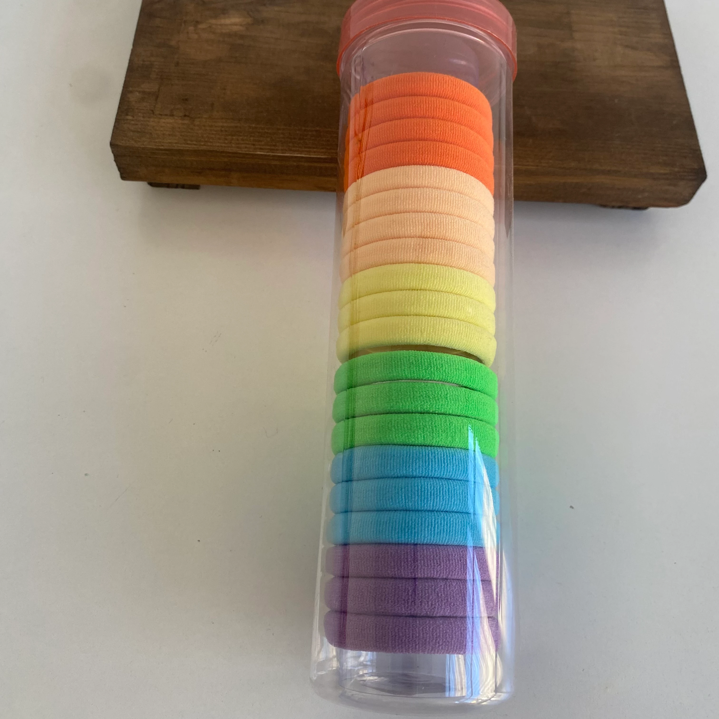 Renkli Lastik Kutu Toka Tresy