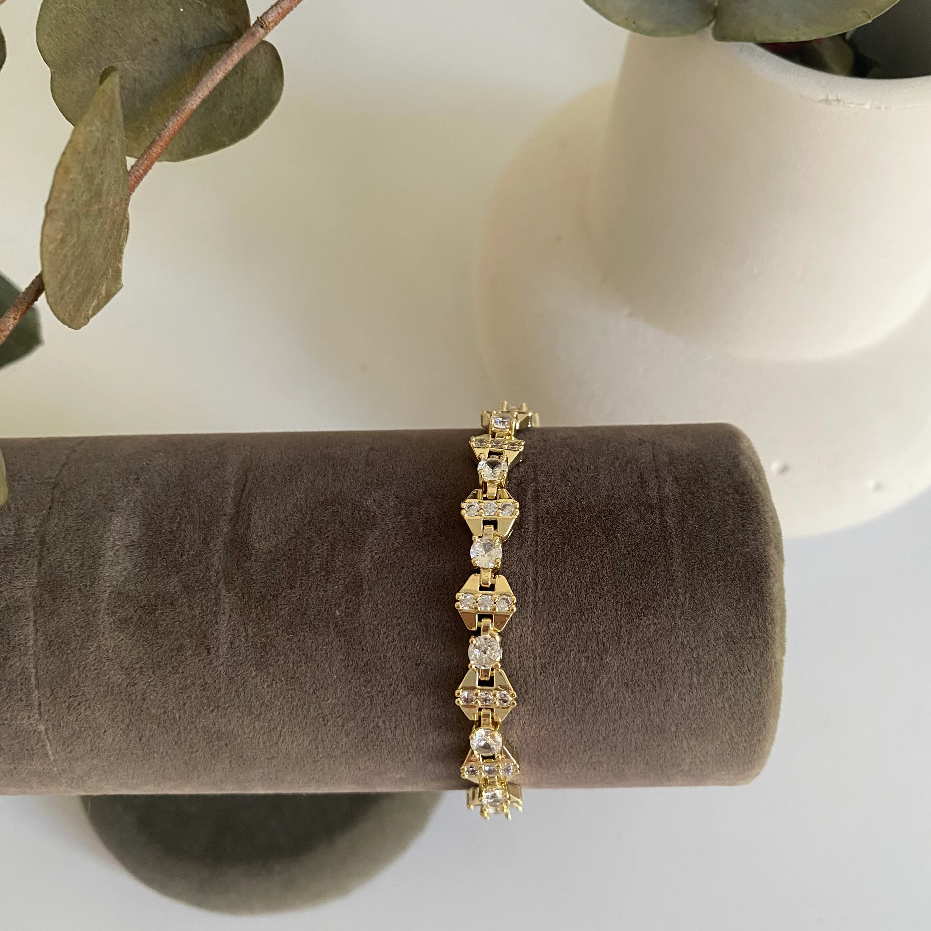 Xuping Üçgen Görünümlü Zirkon Taşlı Bileklik