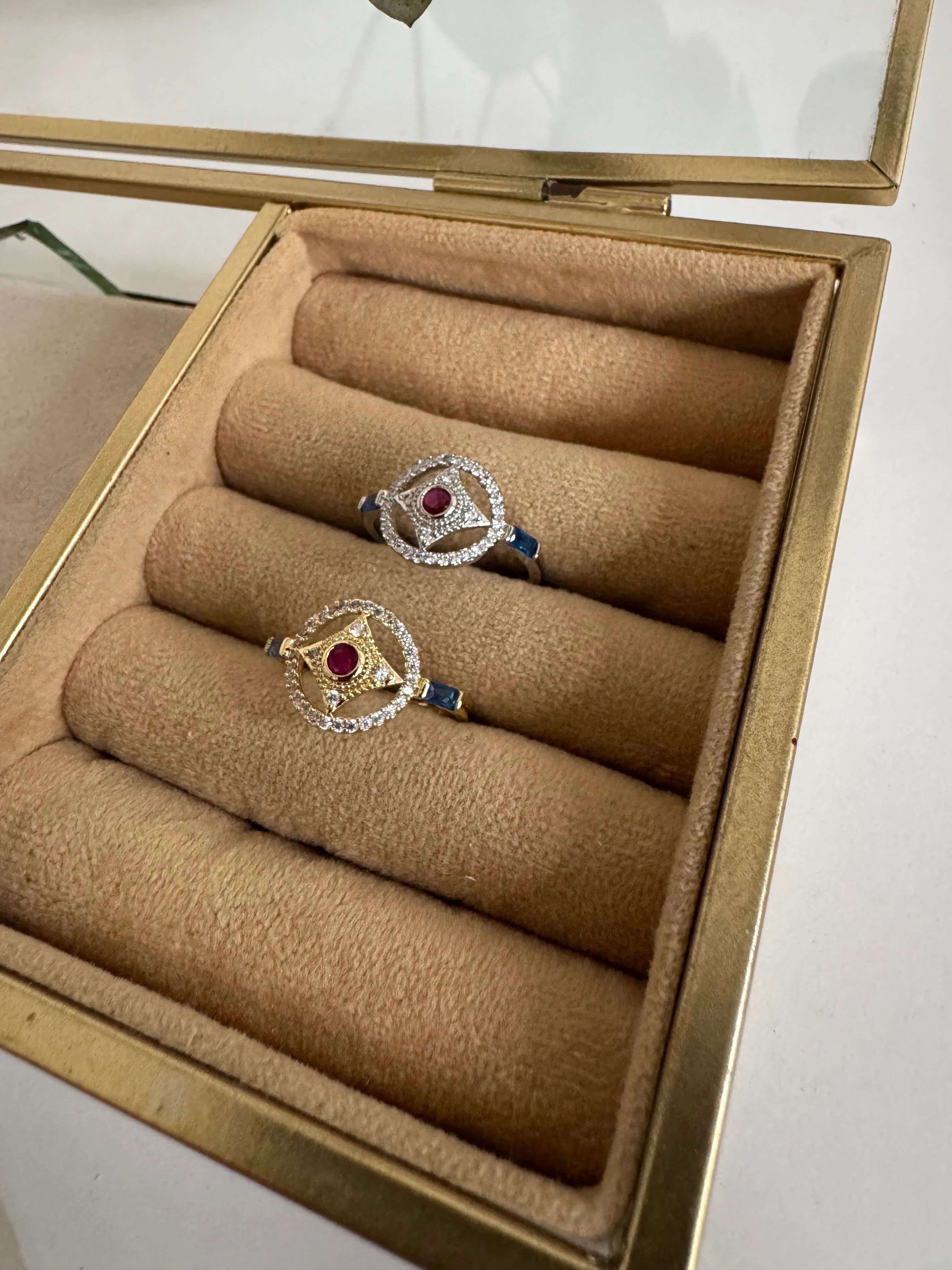 Göz Işığı Kırmızı Taşlı Yüzük