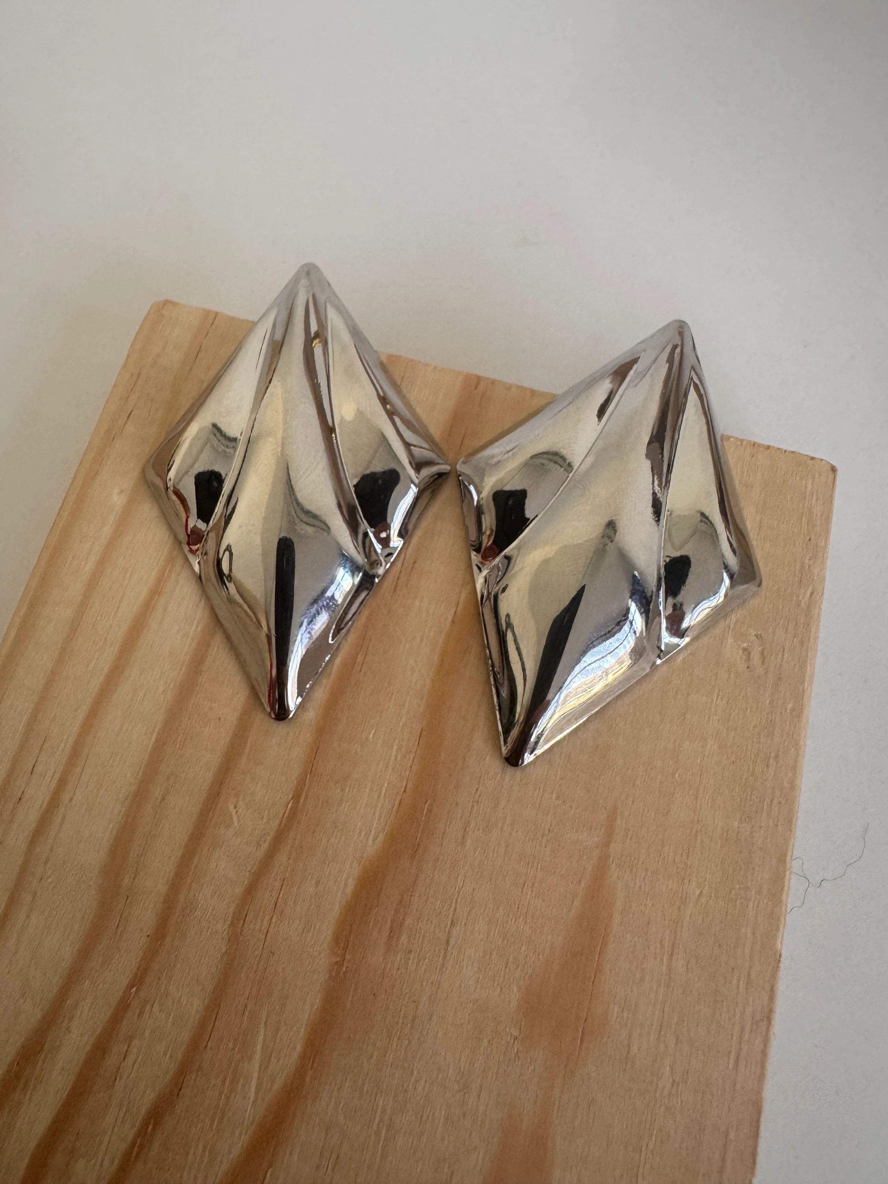 Baklava Desen Gümüş Plaka Küpe