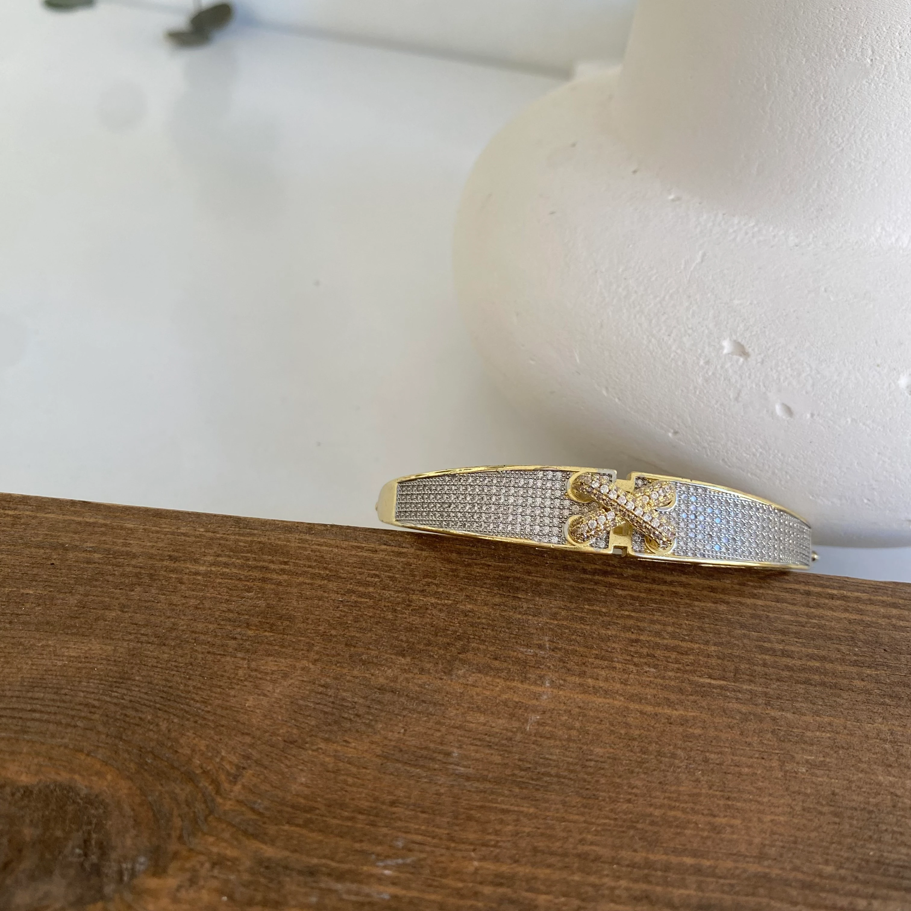 14k Kelepçe Zirkon Taşlı X Bileklik