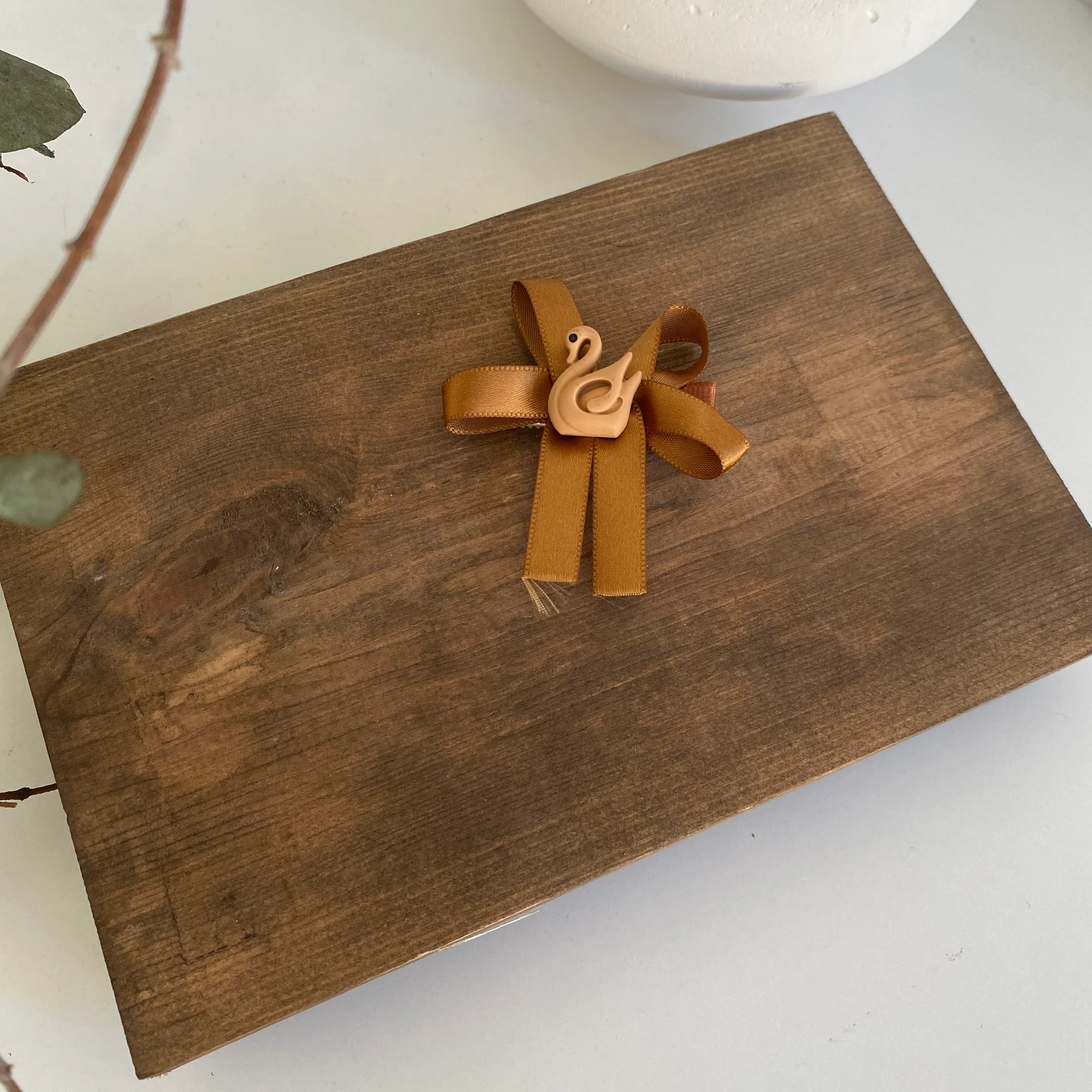 Kuğu Figür Kahve Çıt Toka